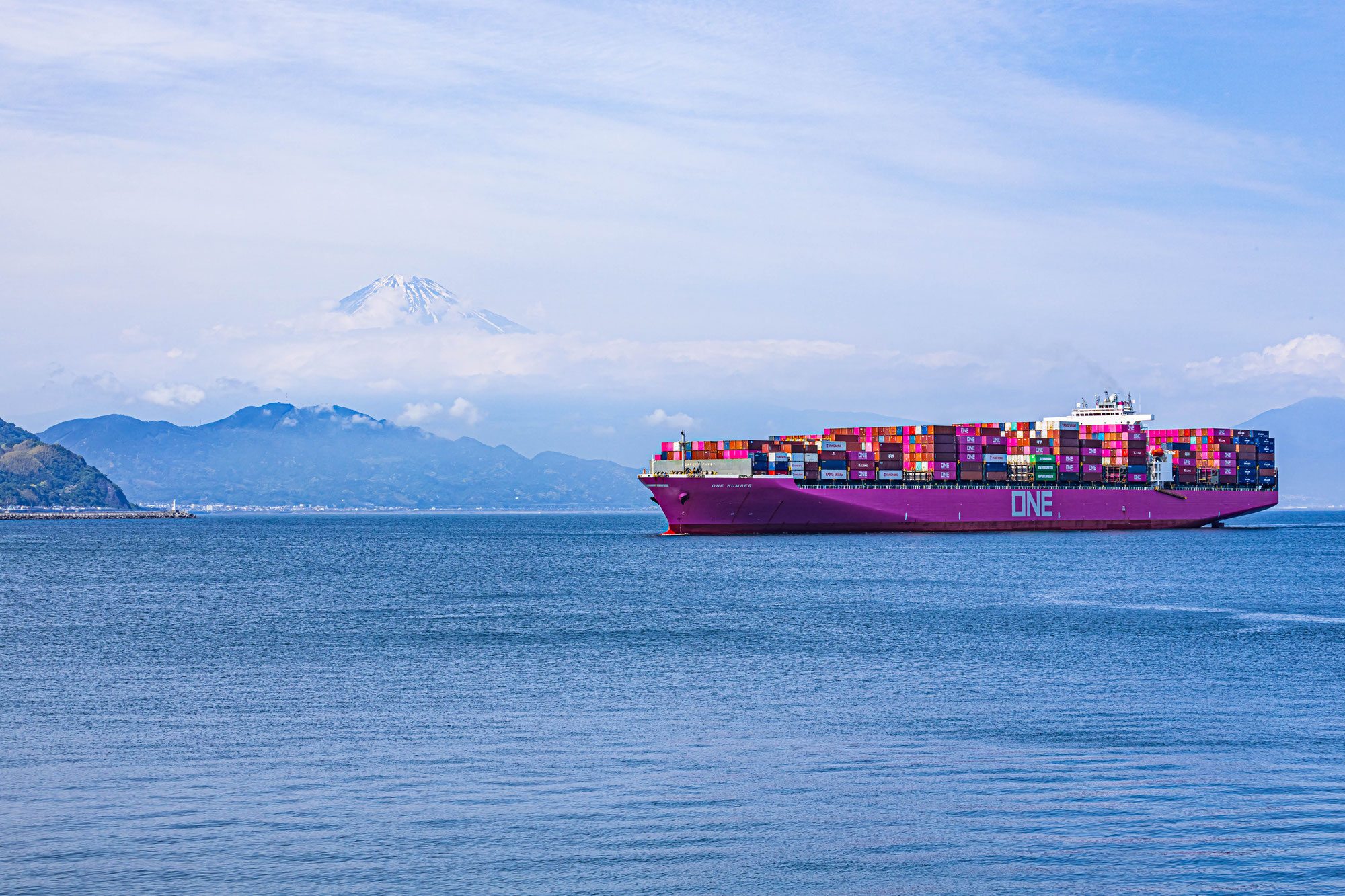 速報：2025年5月コンテナ取扱個数44,564TEU