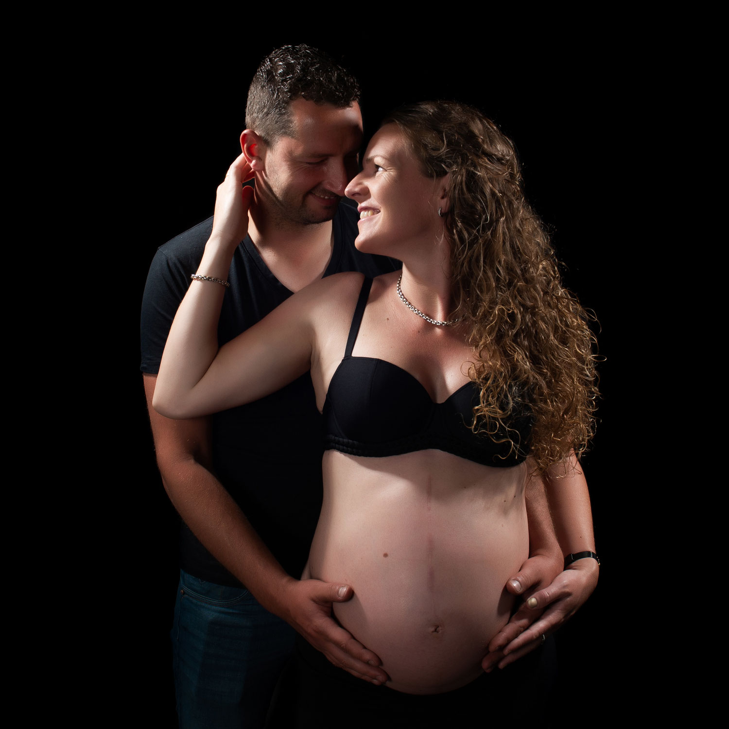 Zwangerschapsshoot in de studio in Zeeland