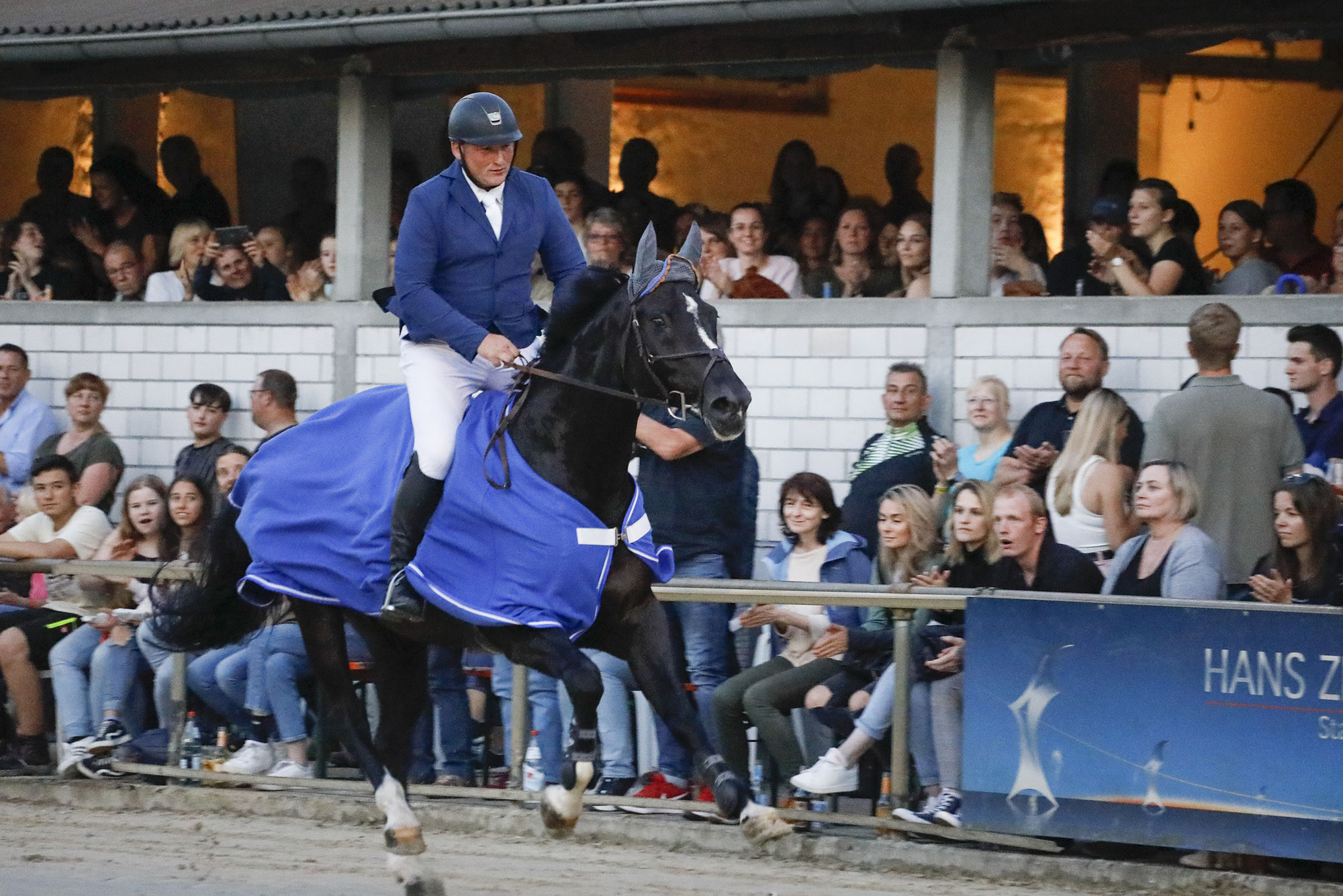 Springen in Zeiskam- Günter Treiber gewinnt den Großen Preis