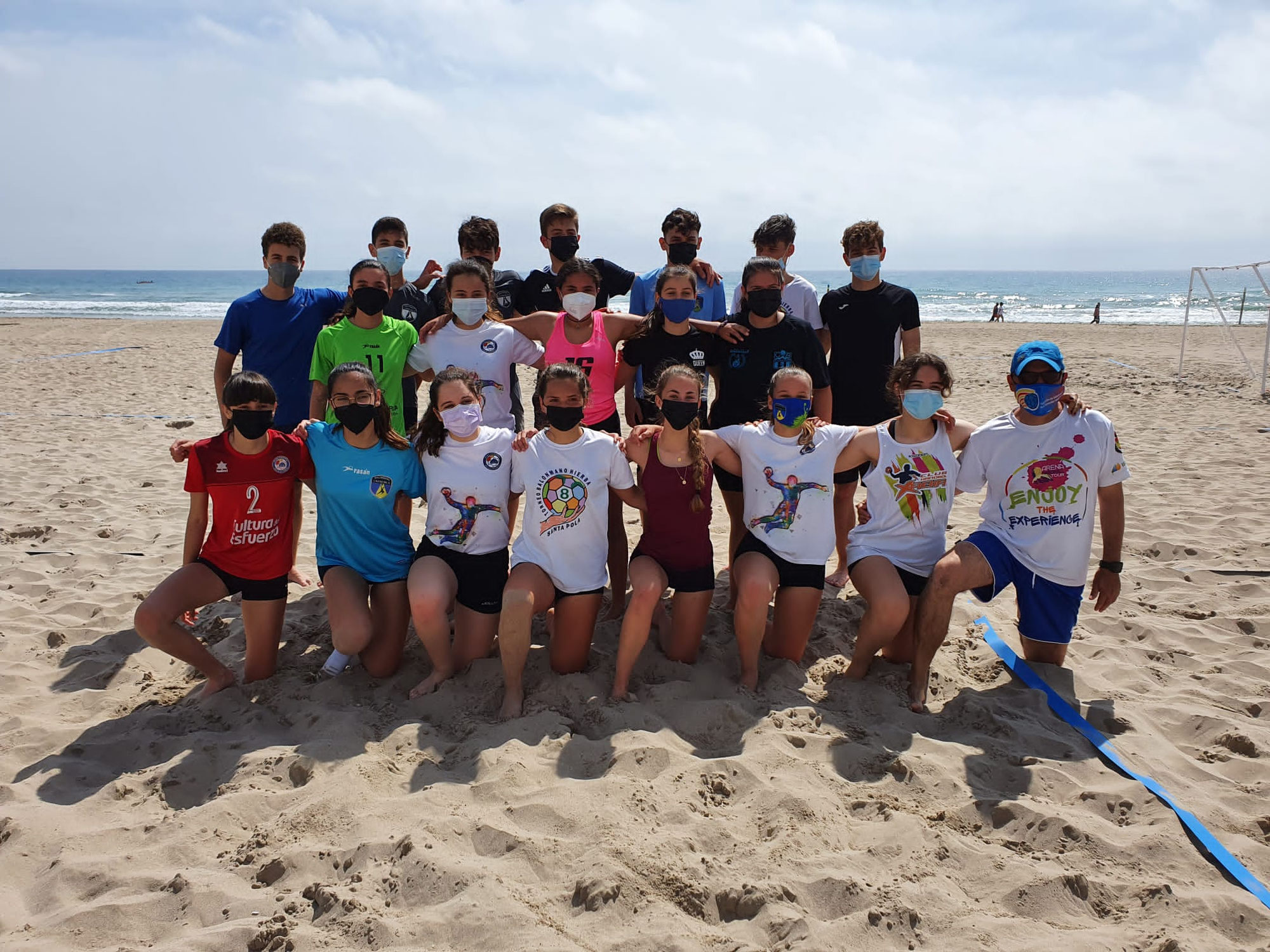ÉXITO DE LA PRIMERA TECNIFICACIÓN DE BALONMANO PLAYA