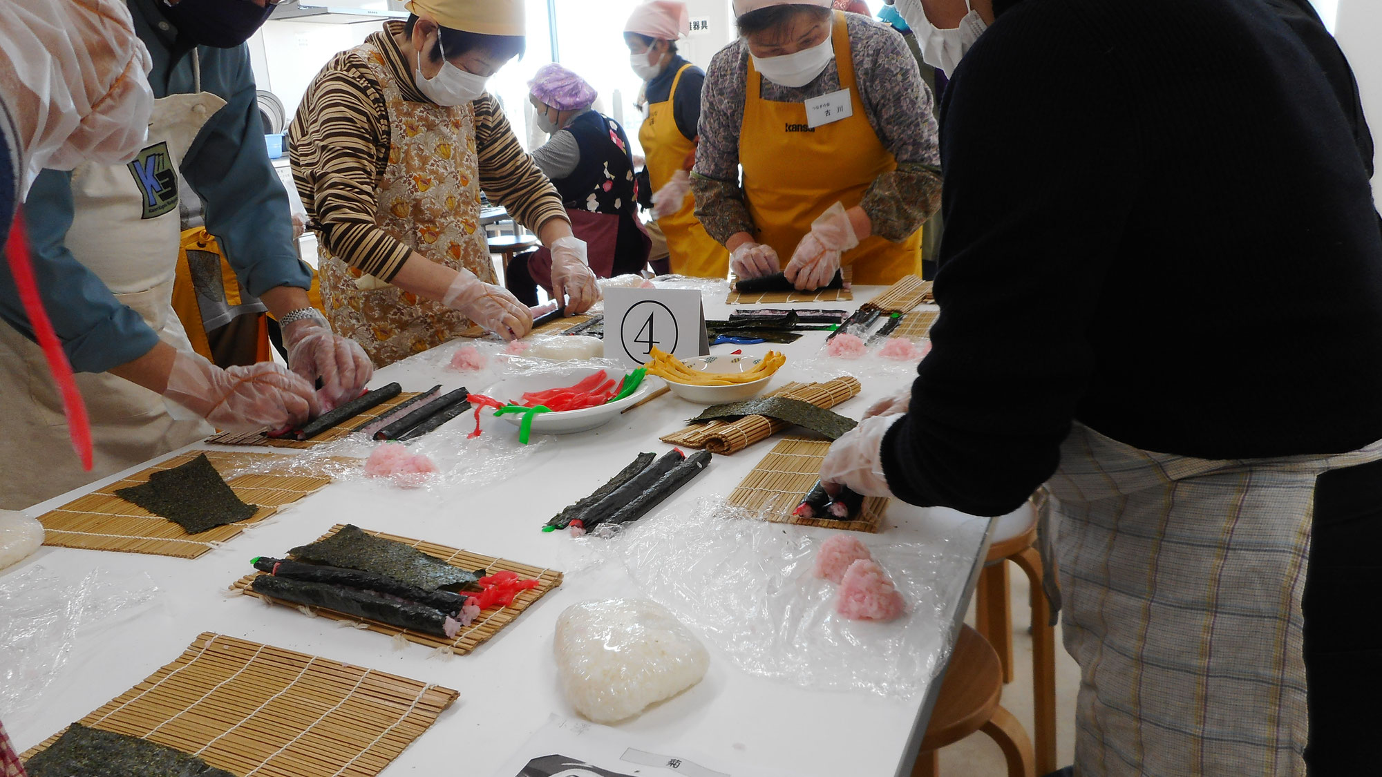 太巻寿司教室が開催されました