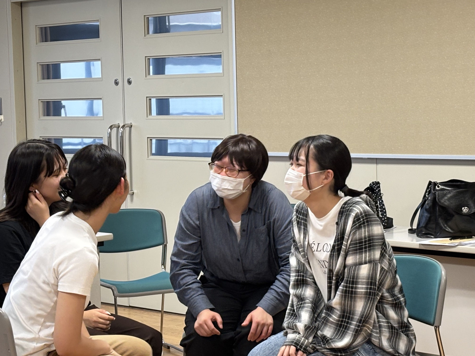 ヨコヨコラボ 学生共同企画「ソーシャルワーカーってどんな人？～いろんなメガネのレンズをもって～」