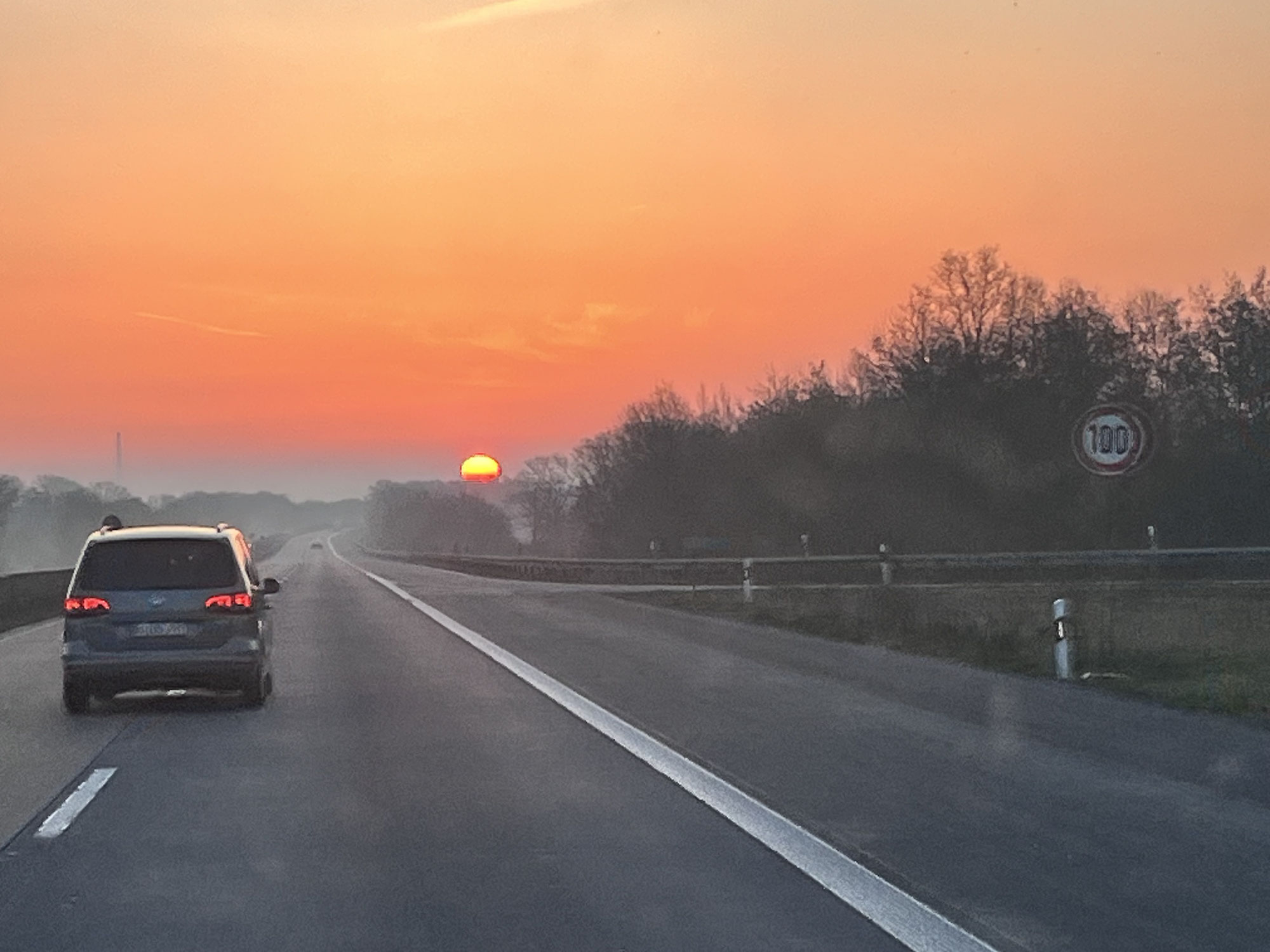 Decktag - wir fahren mit Sonnenaufgang dem Ereignis entgegen