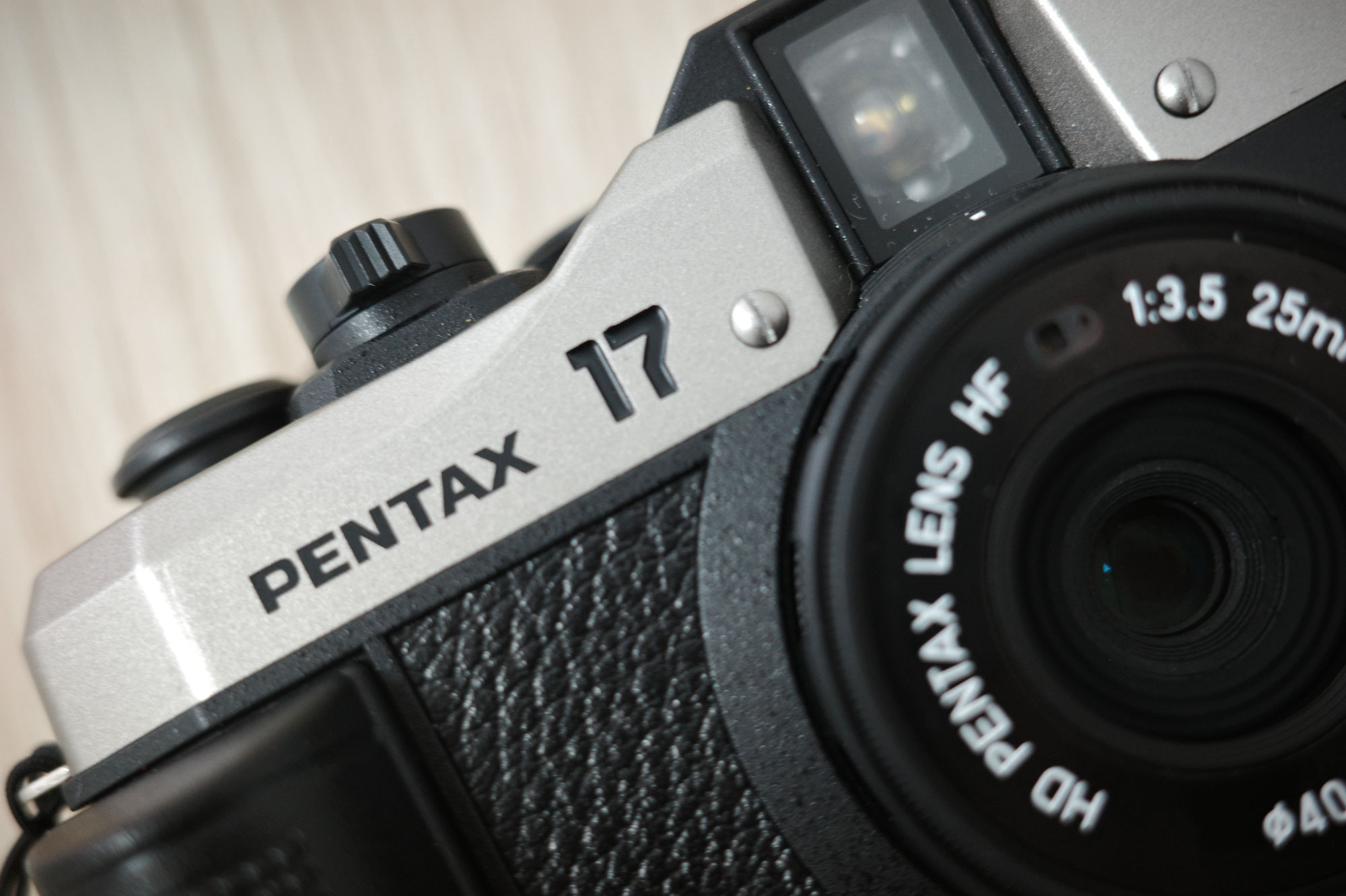 Pentax 17 - Ich habe es angekündigt und da ist sie...