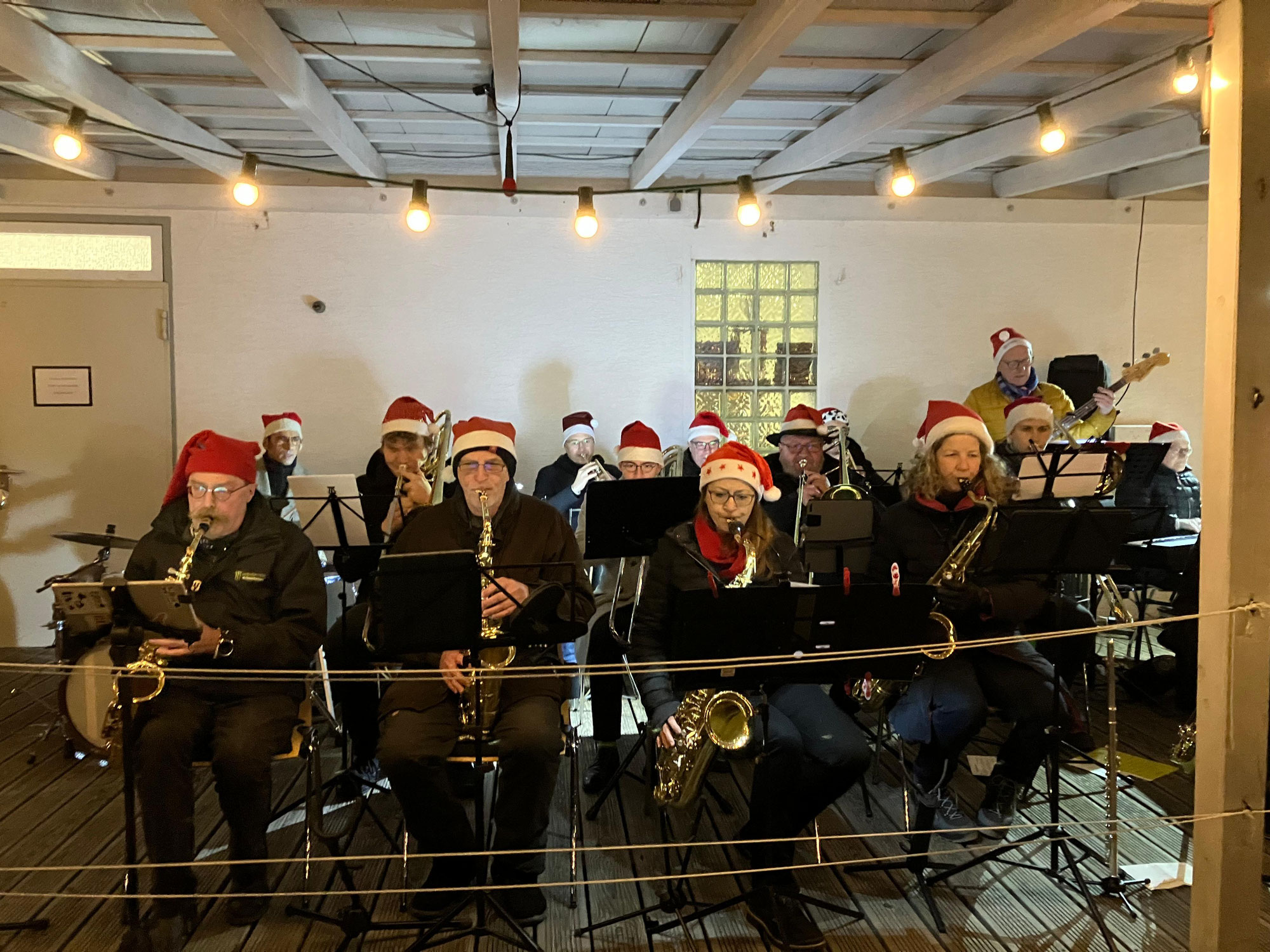 Weihnachtliche Rhythmen und gute Laune auf dem Christkindlmarkt der Heartliner
