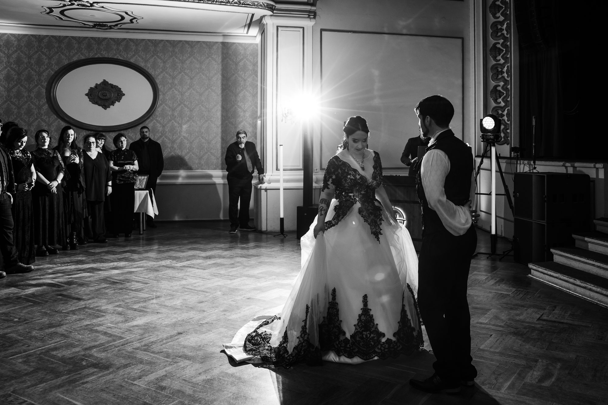 Gothic Hochzeit im Parkhotel Dresden mit freier Trauung von Christian von Aster