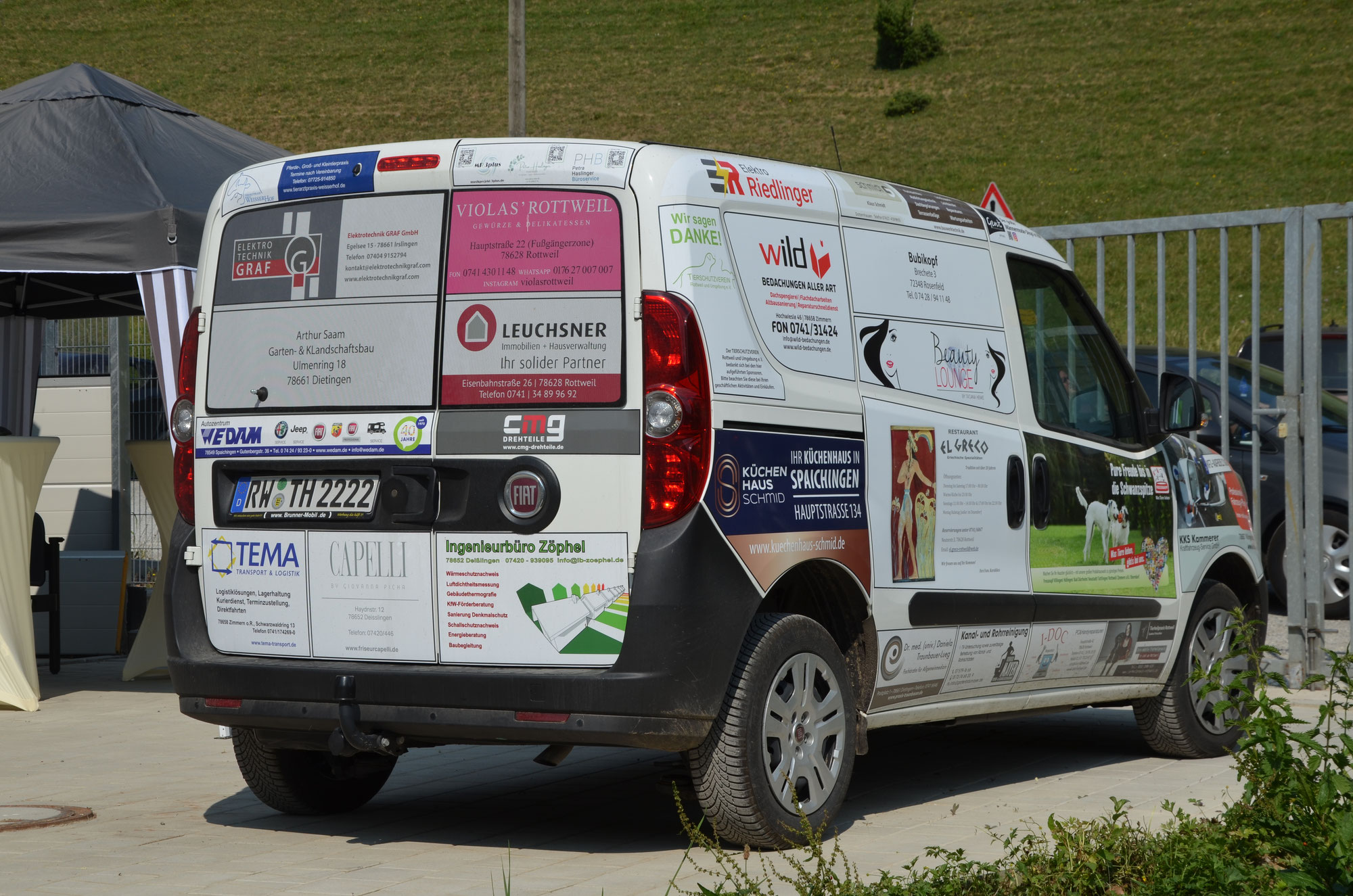 Sponsoren-Event | Firmen spenden ein neues Auto für das Tierheim Rottweil