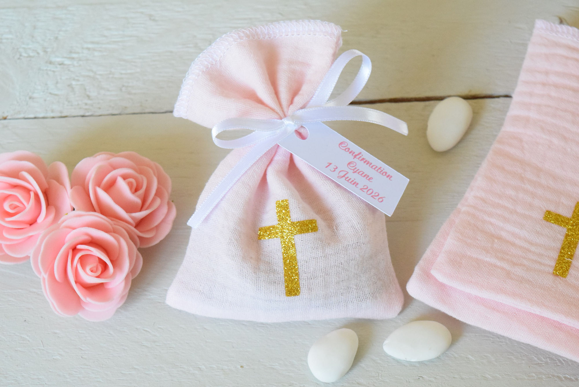 Douceur et Élégance : Le Pochon à Dragées en Double Gaze Rose Ballerine