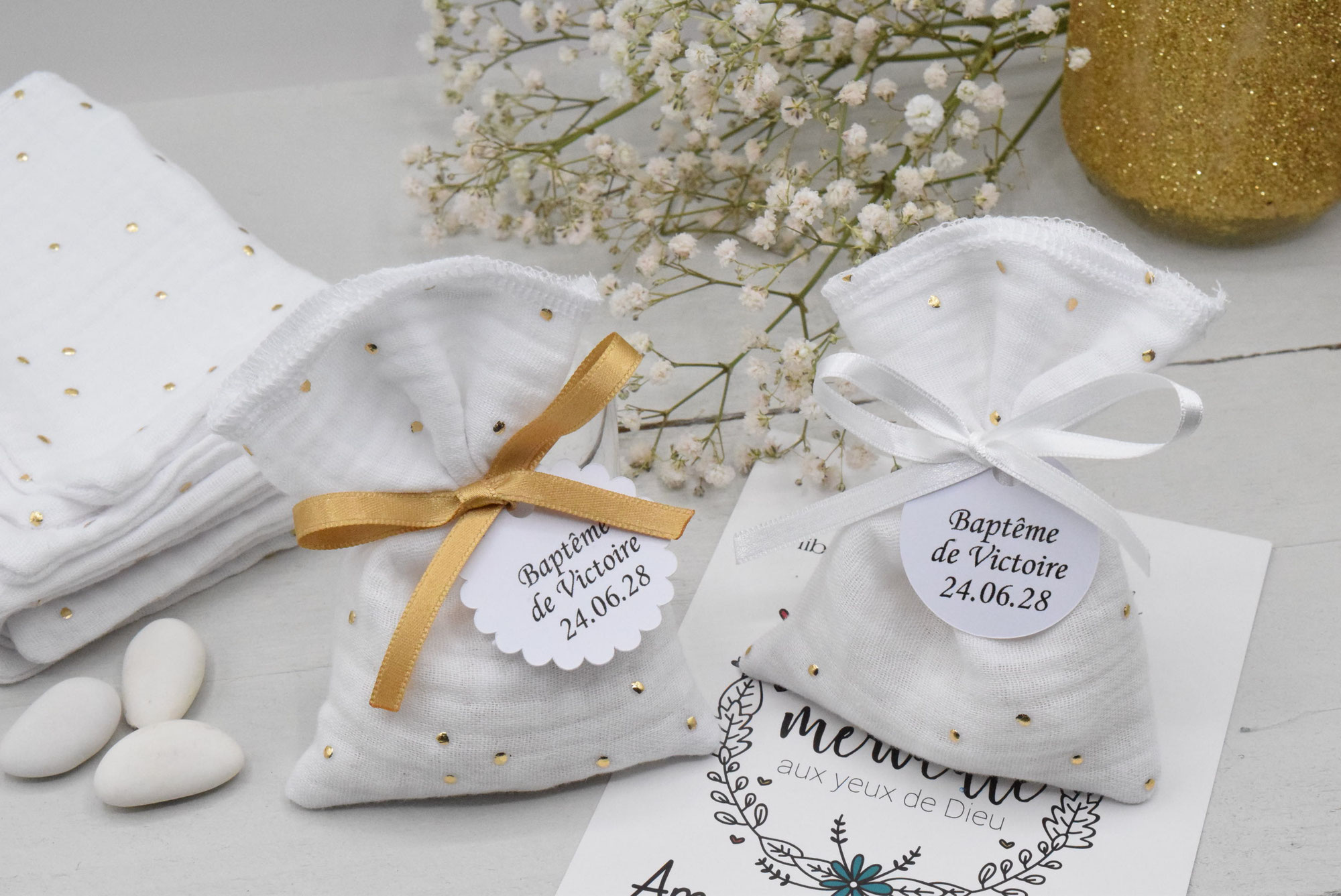 Sachets dragées personnalisés en double gaze à pois doré