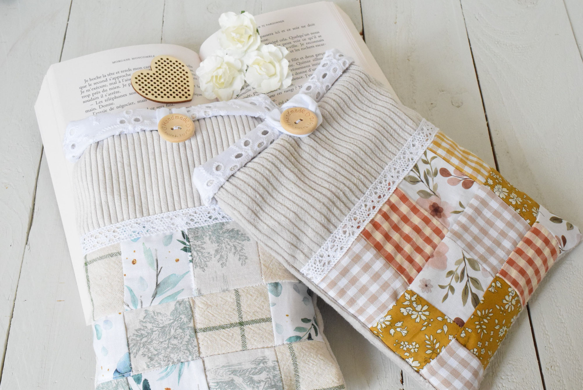 Une housse de livre qui a du caractère : le charme du patchwork fait main