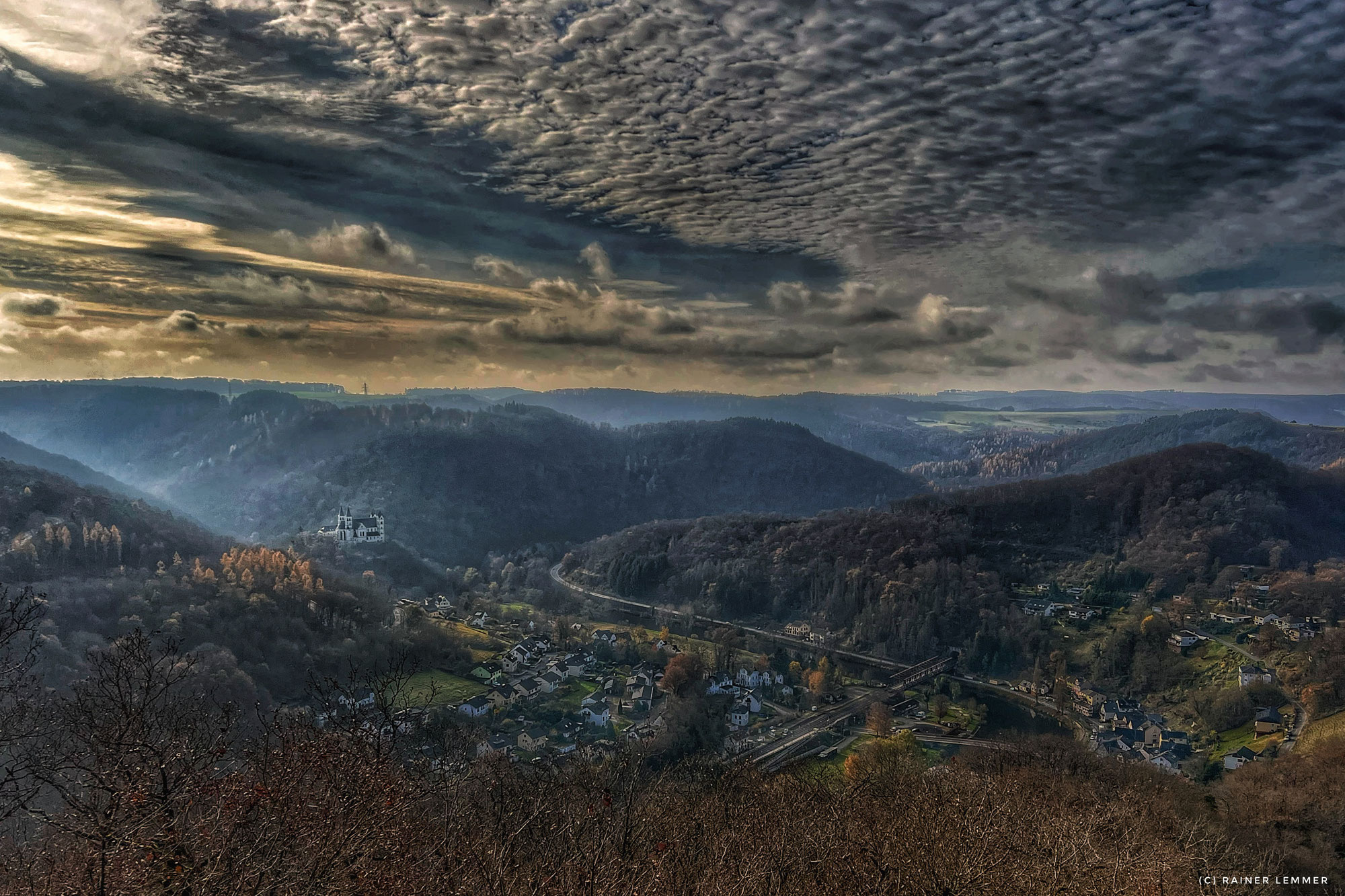 12 km Wanderung auf dem Lahnweinstieg