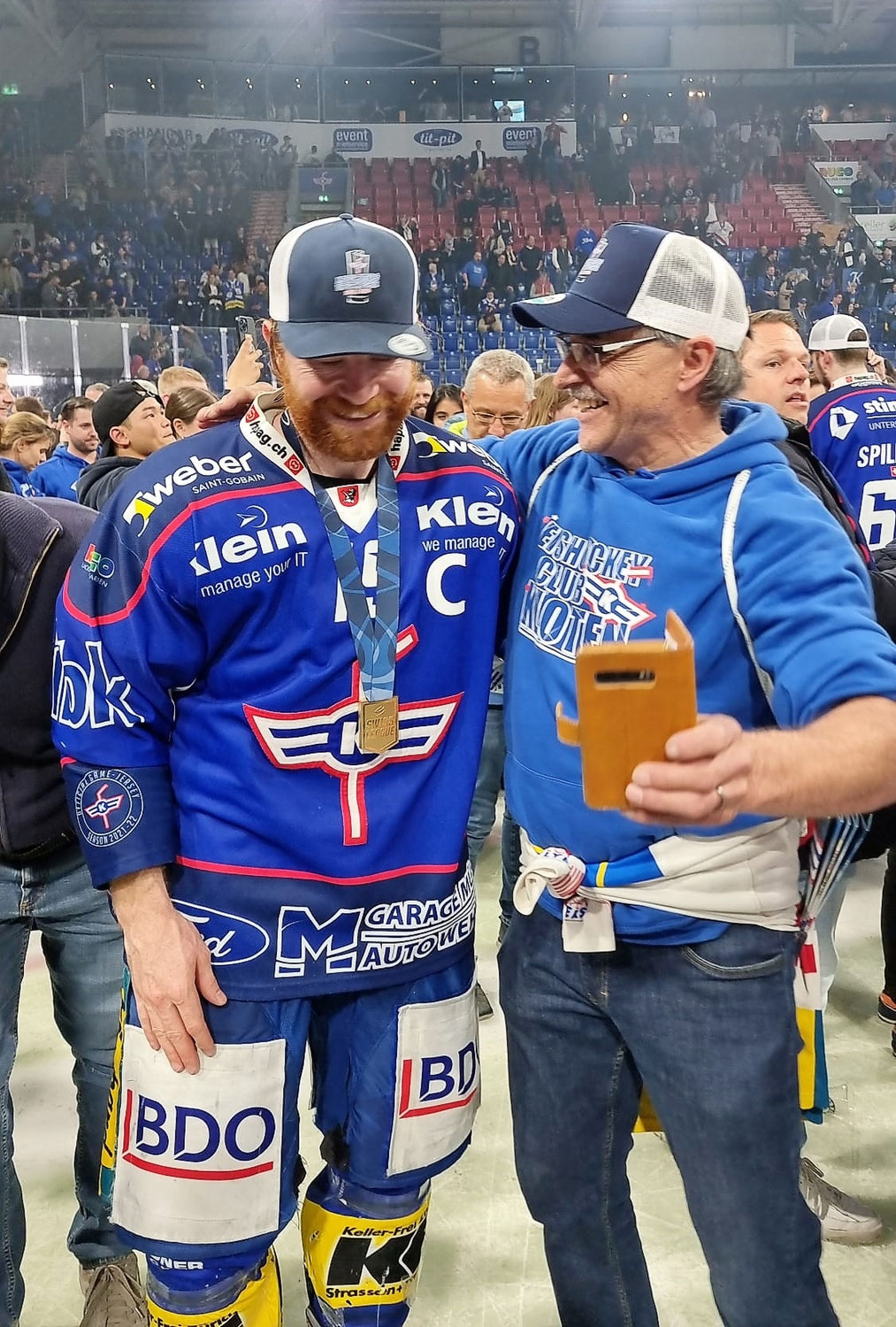 "EHC Kloten-Meischter & Ufstieger 2021/2022."