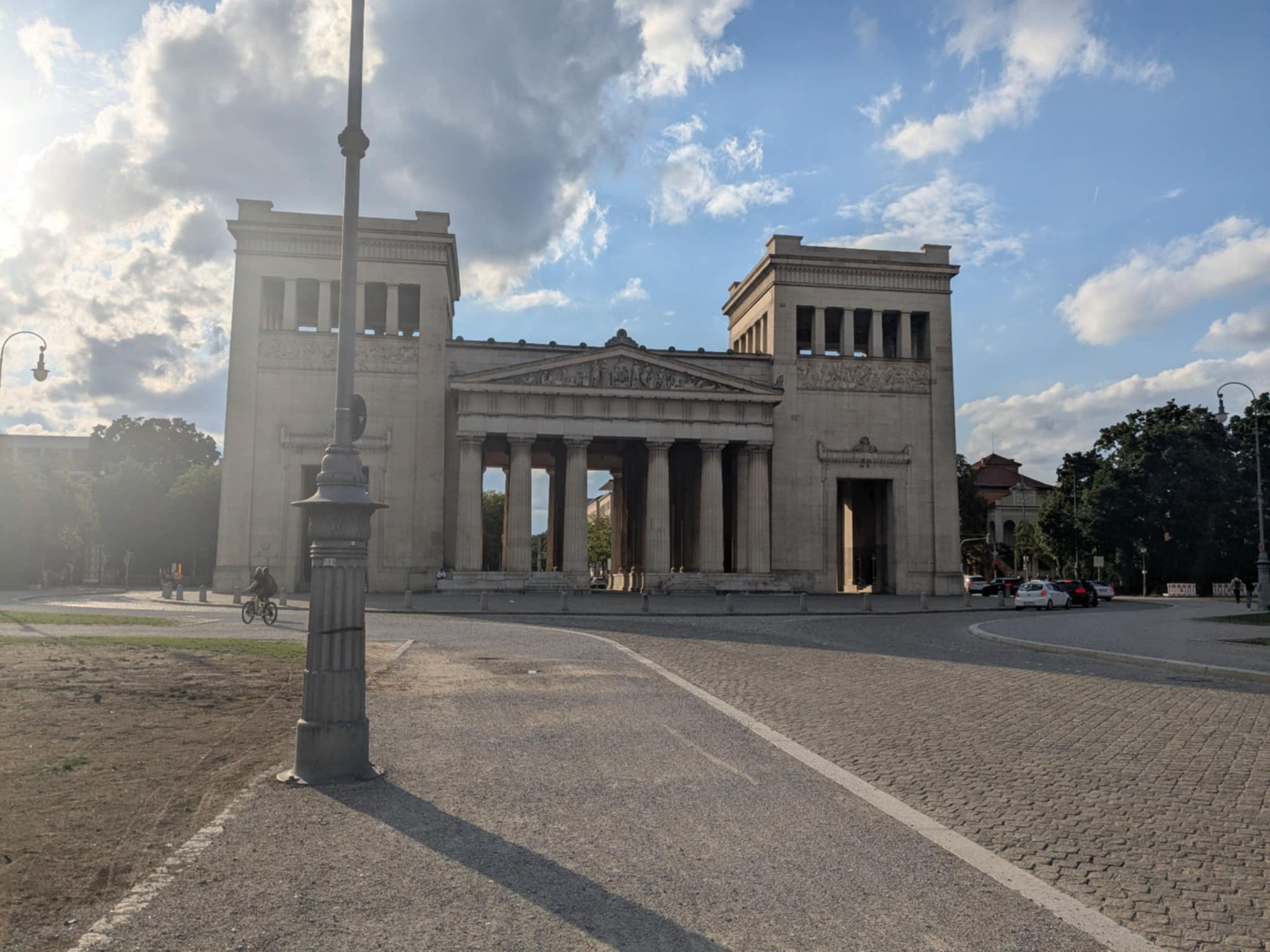 Η Königsplatz ("Πλατεία του Βασιλιά")