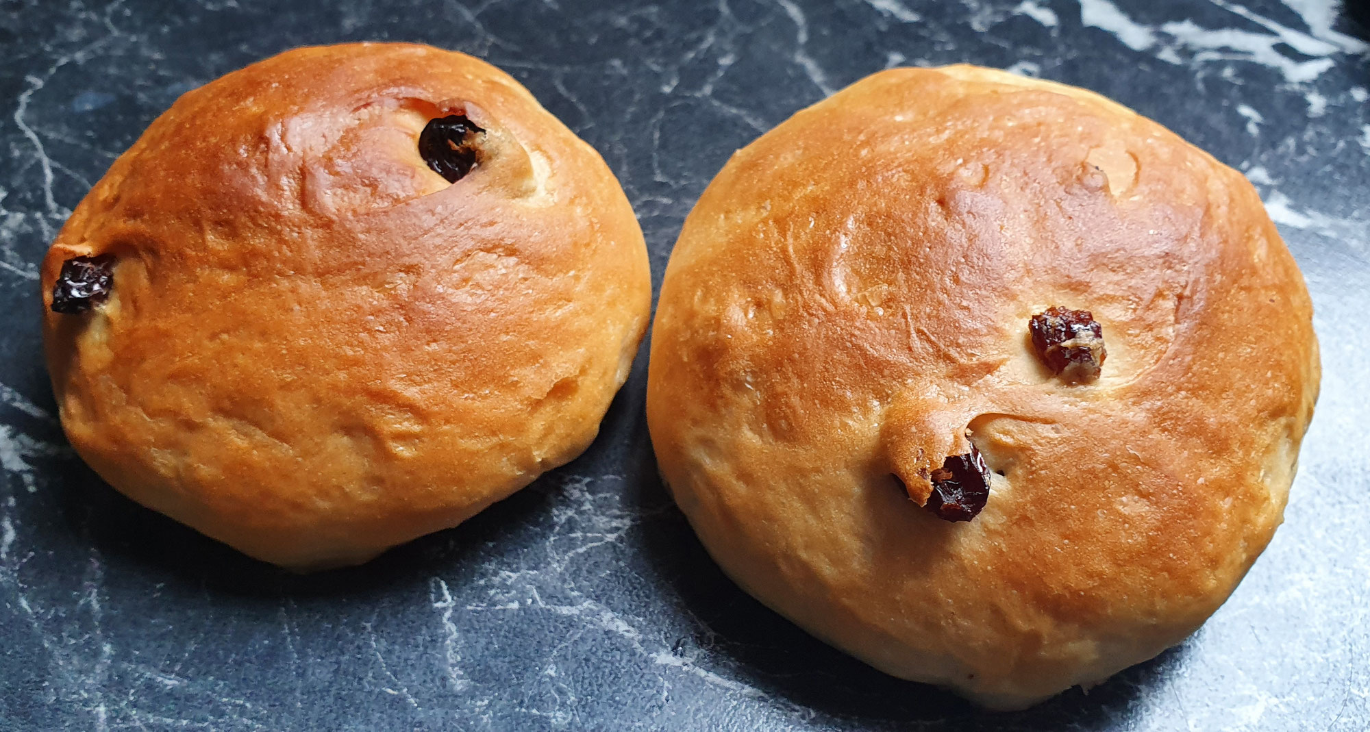 Schoko- Rosinenbrötchen