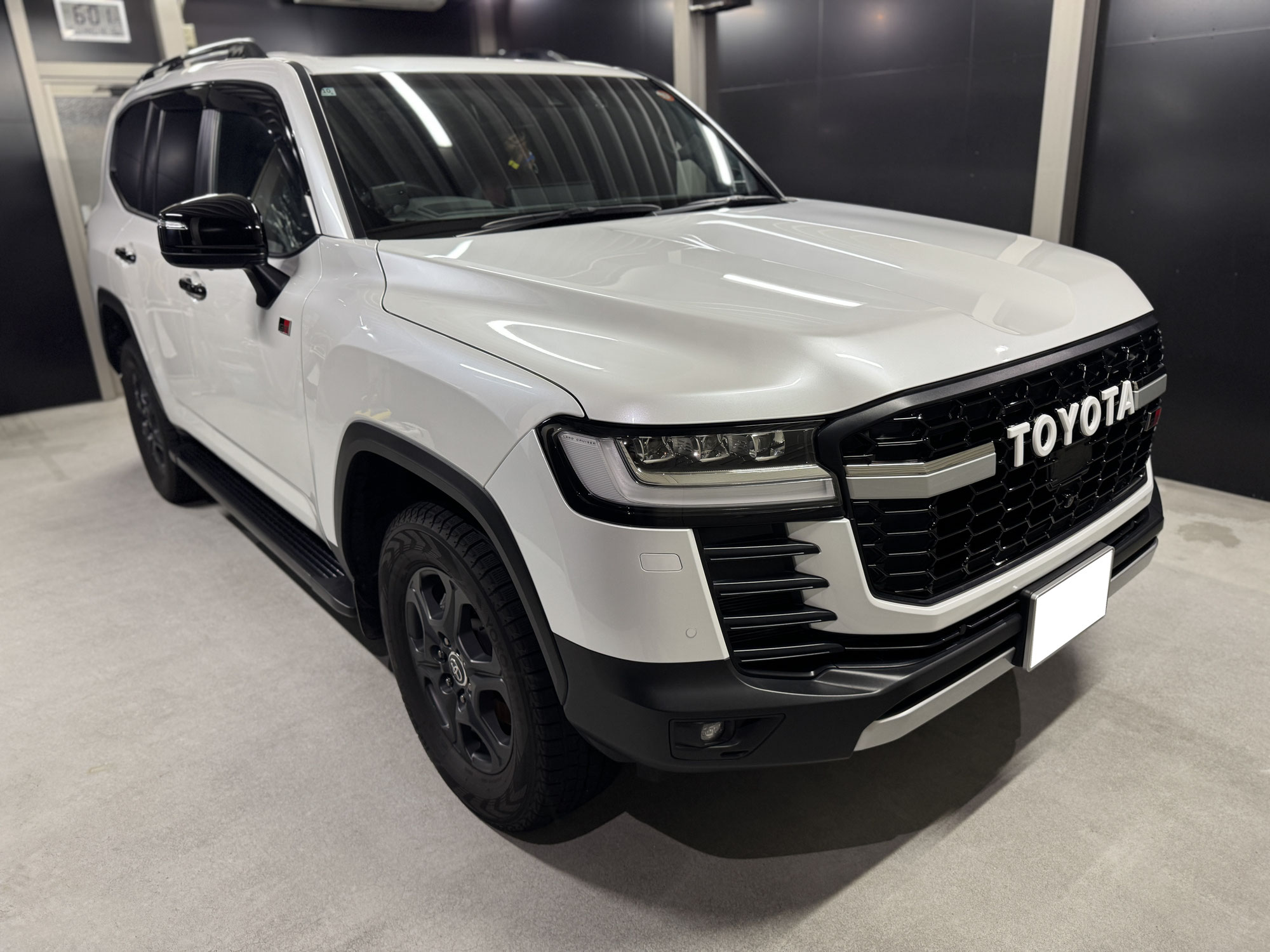 トヨタ　ランドクルーザー300