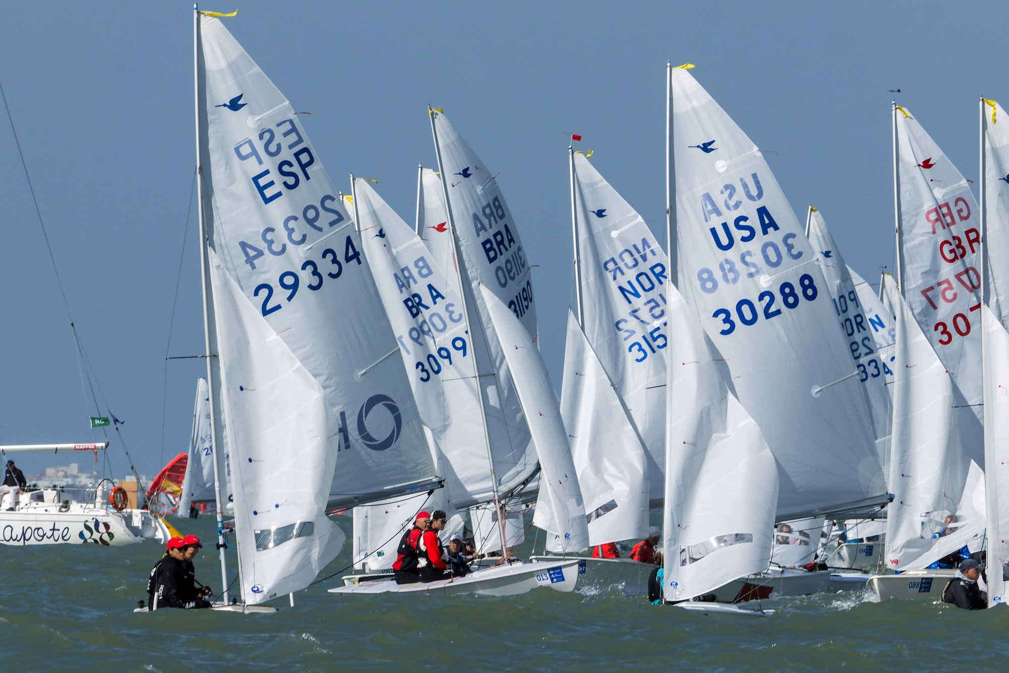 LA BAHIA DE CÁDIZ NO DA RESPIRO EN EL ESTRENO DEL MUNDIAL MASTER