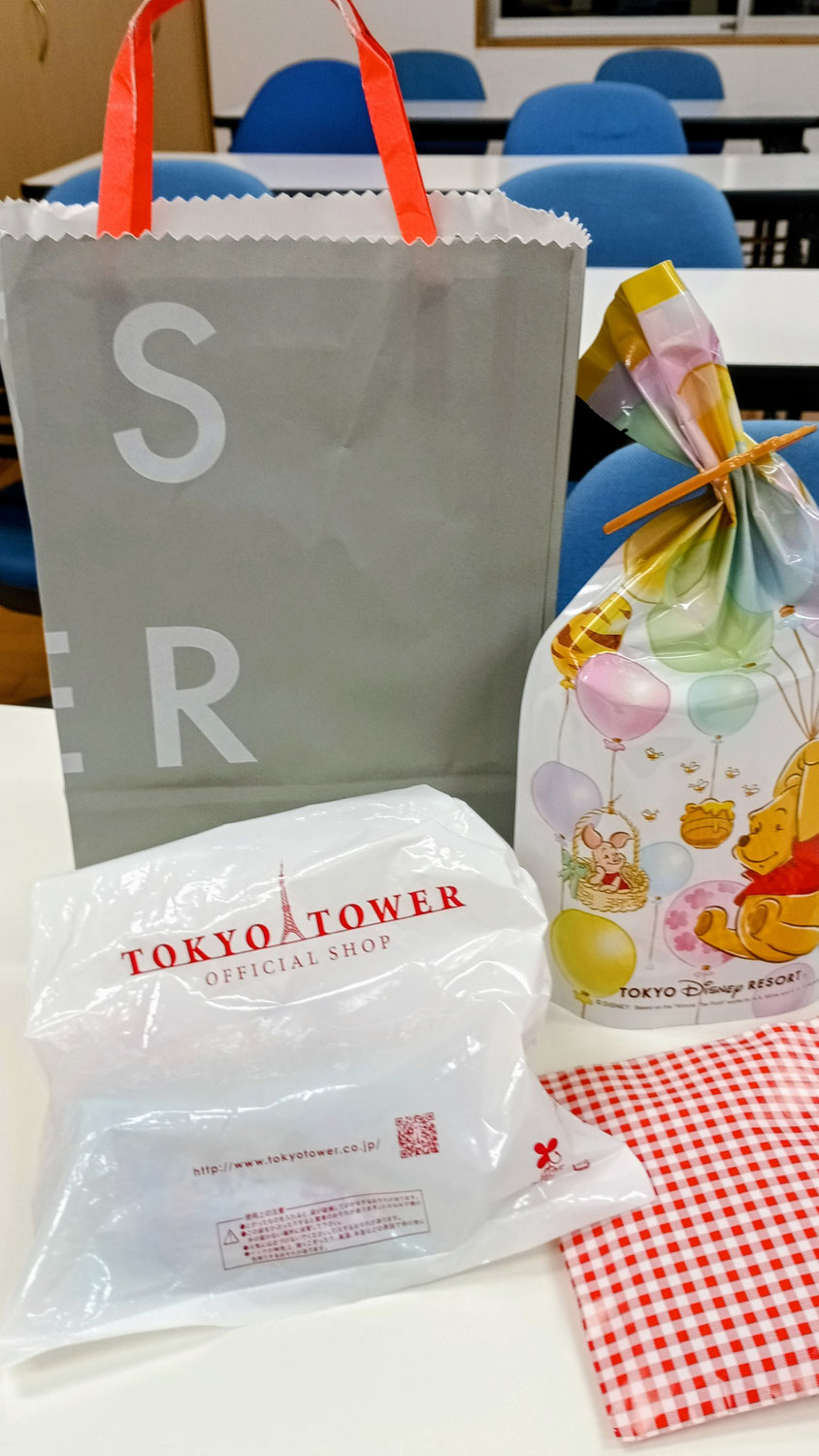 西南部中の子たちから東京土産
