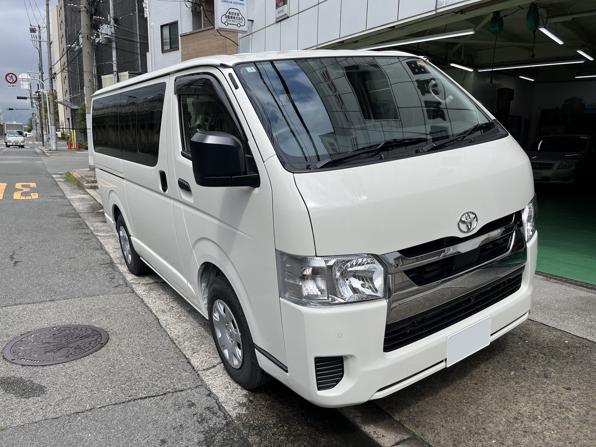 トヨタ　ハイエースバン