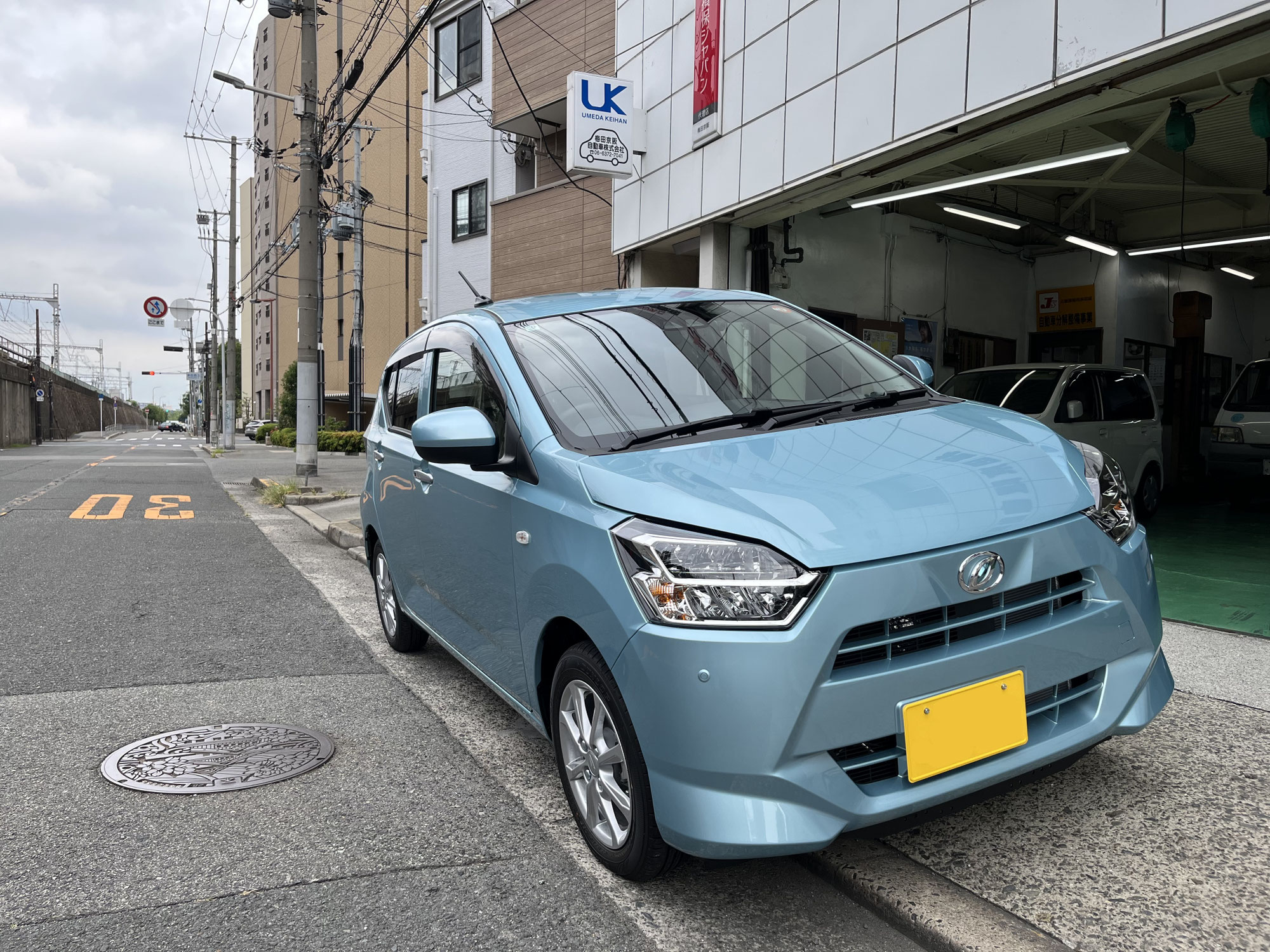 ダイハツ　ミライース