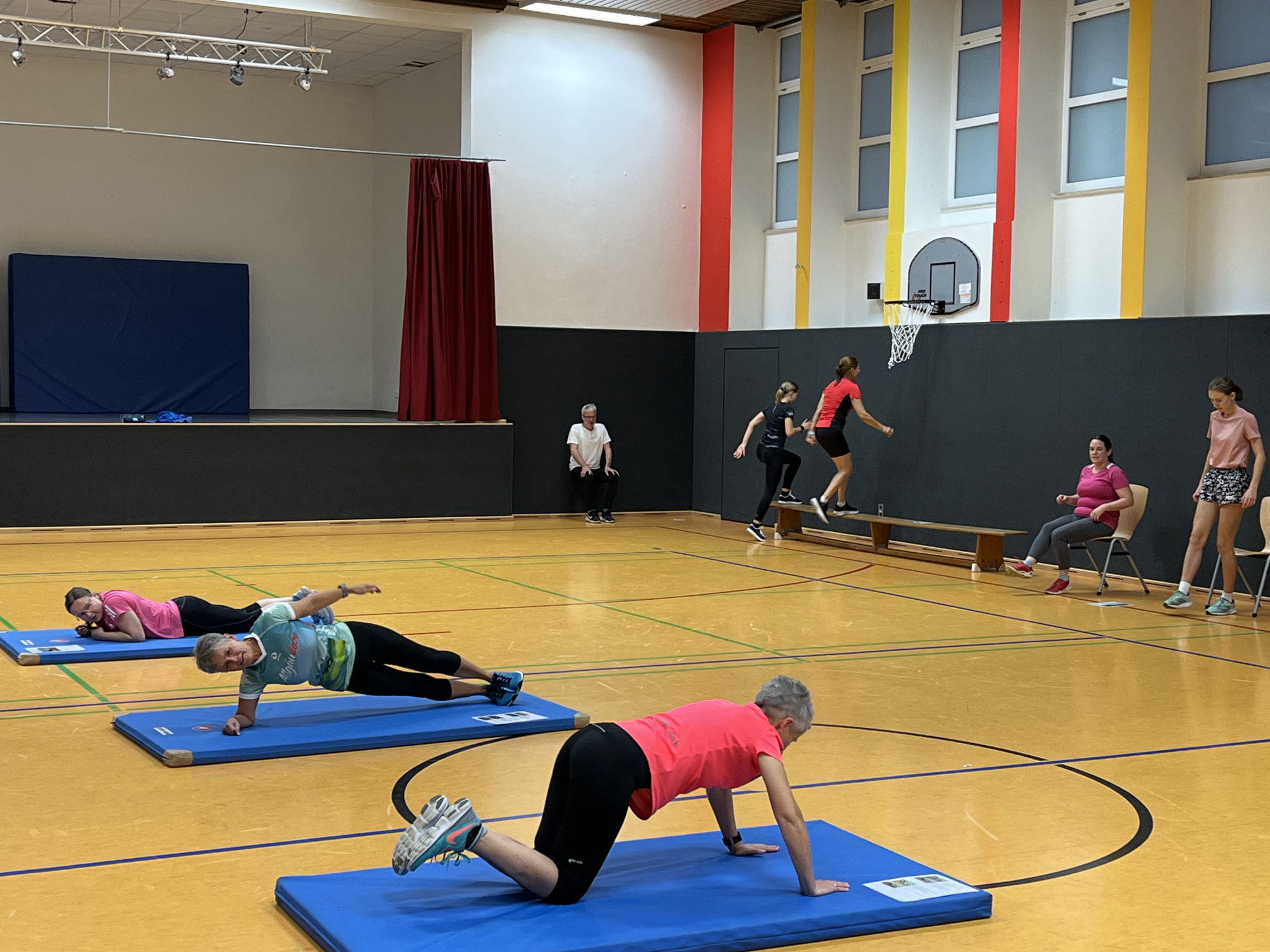 In diesem Winterhalbjahr bieten wir wieder Hallentraining an