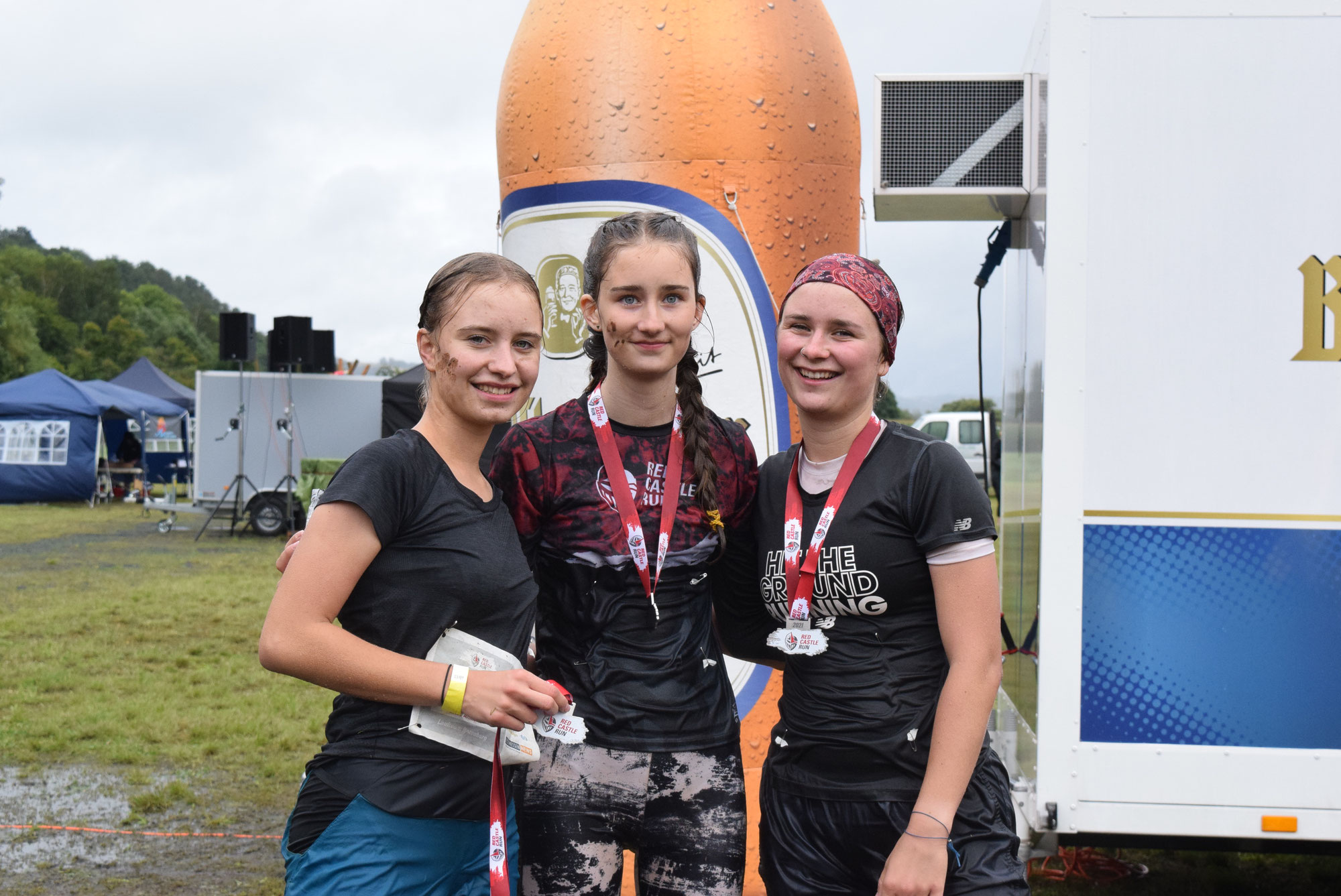 Teilnehmer vom Laufteam zur Abhärtung beim Red Castle Run