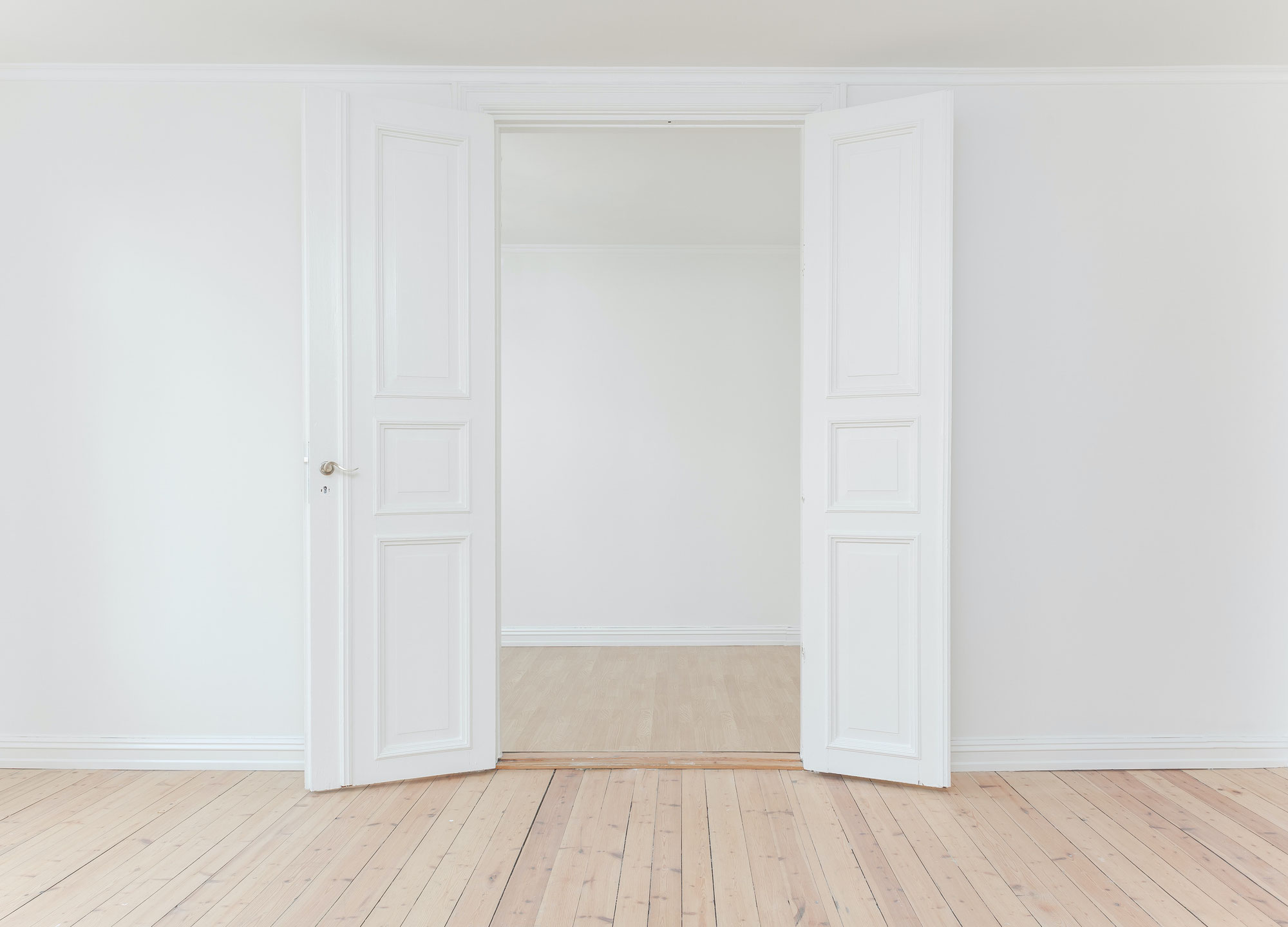 Puertas de interior baratas: ¿son realmente la mejor opción para tu hogar?