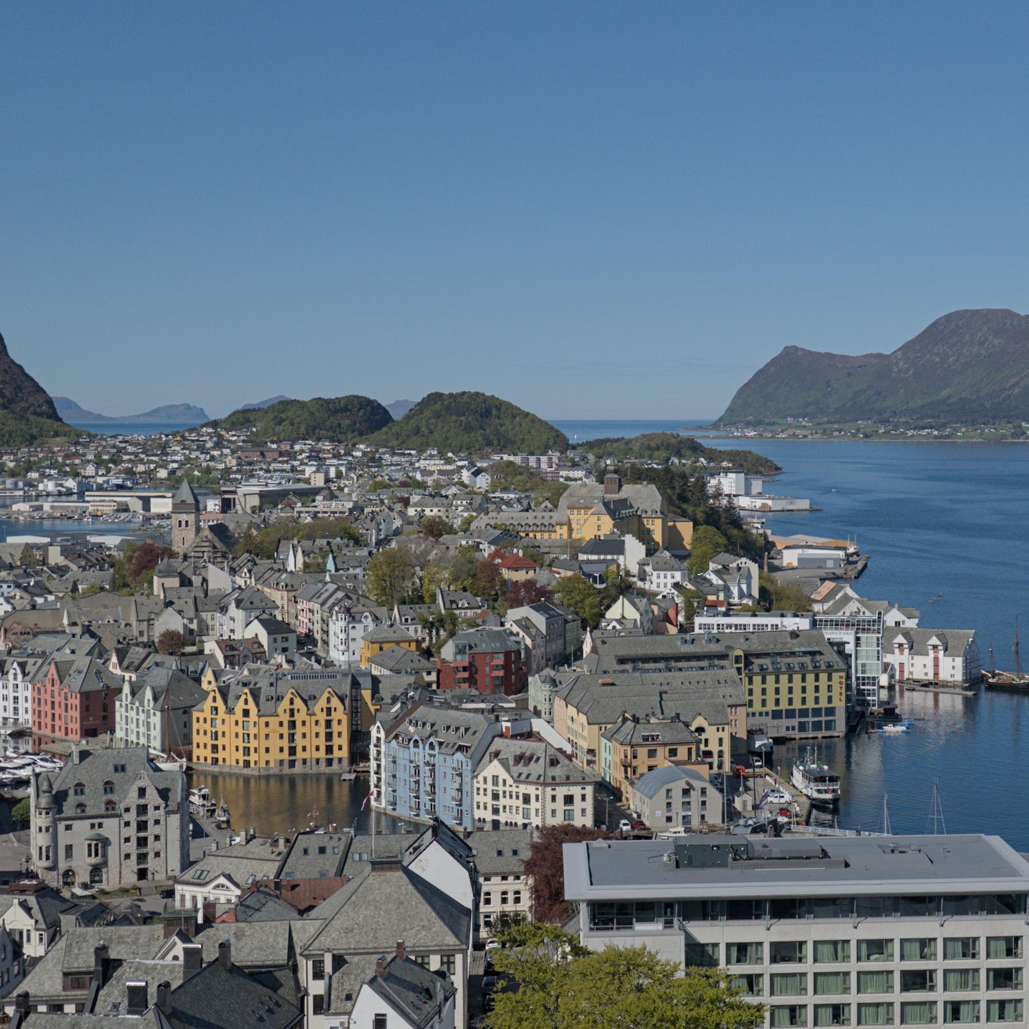 Am norwegischen Nationalfeiertag in Ålesund