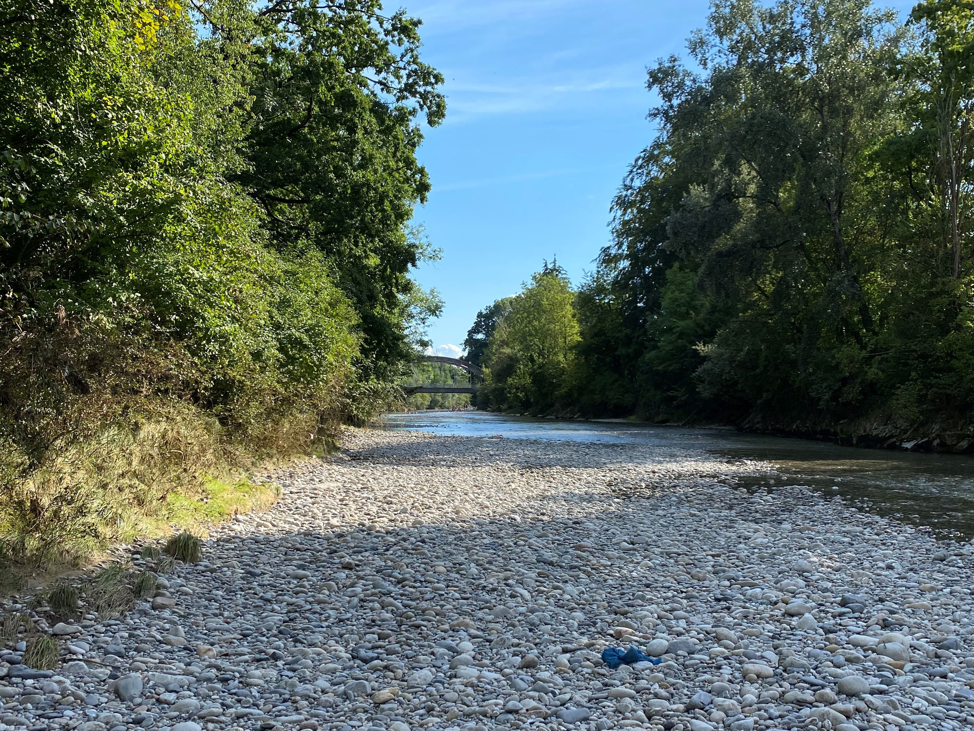 Über diese Brücke …