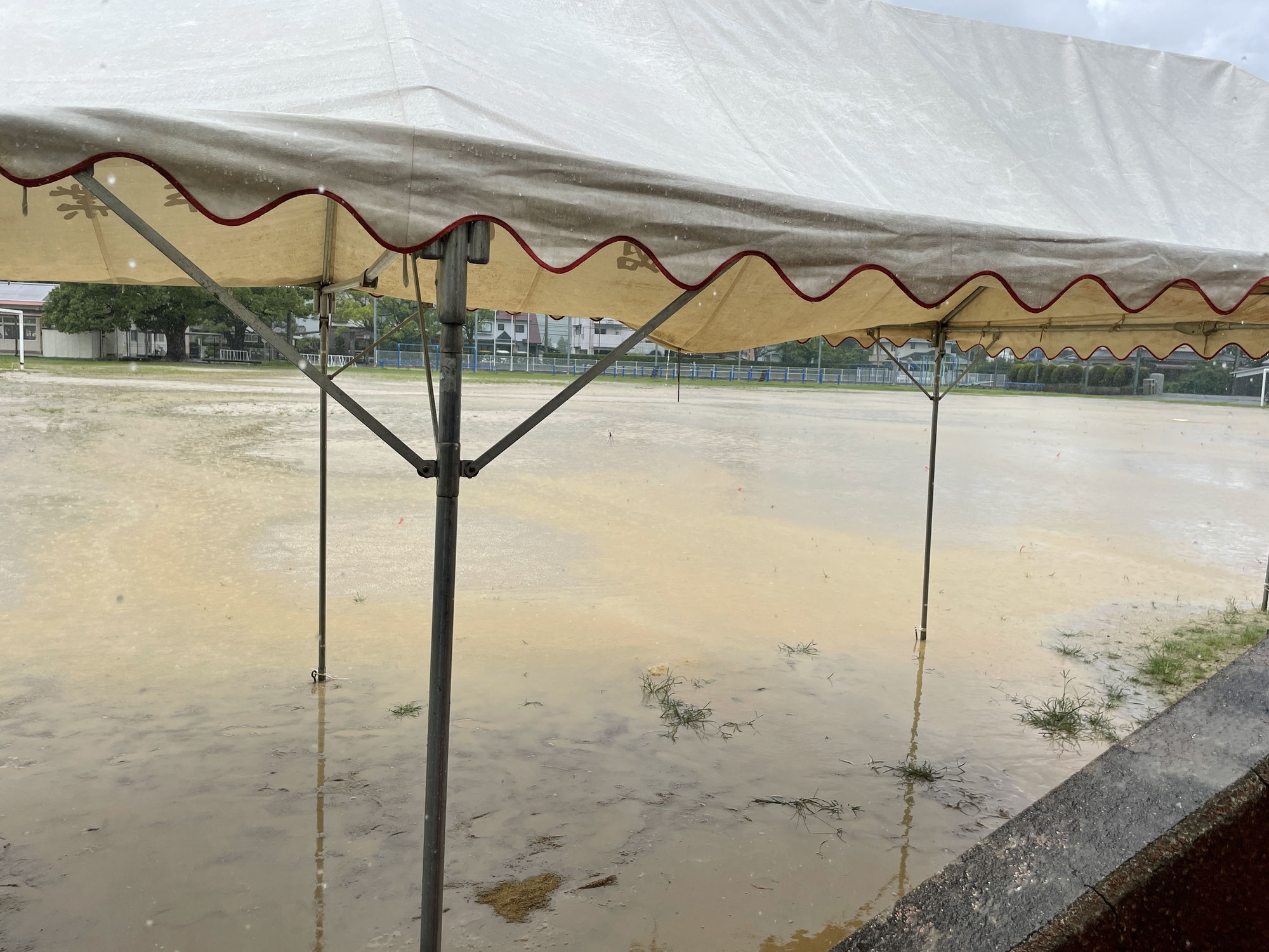 ソフトボール教室は雨天中止