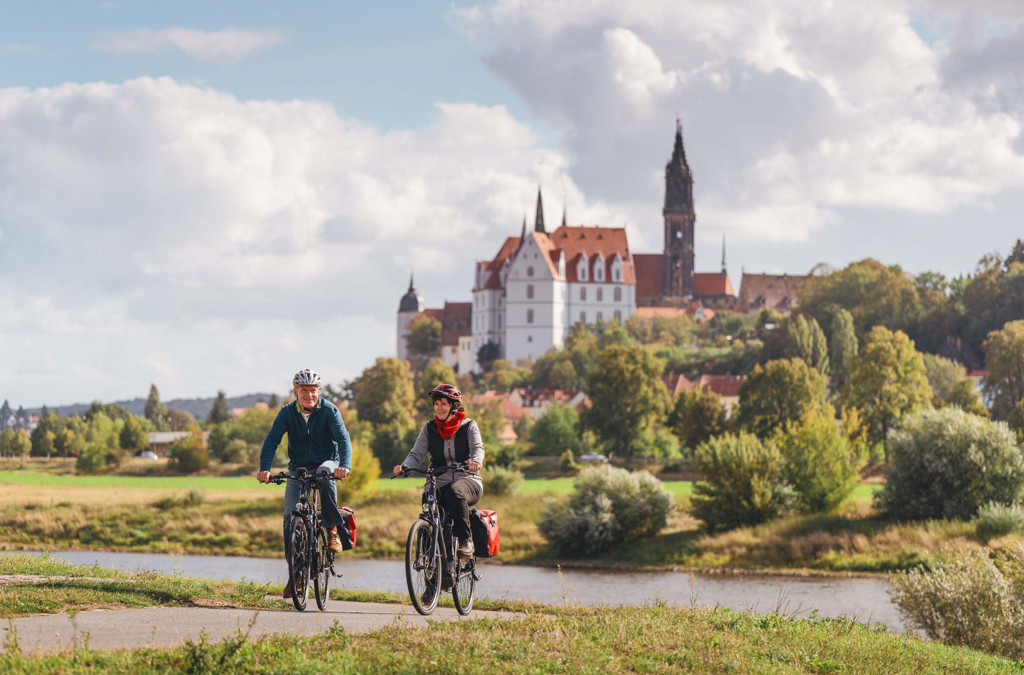 Frisch aufgelegt: Elberadweg-Handbuch 2024