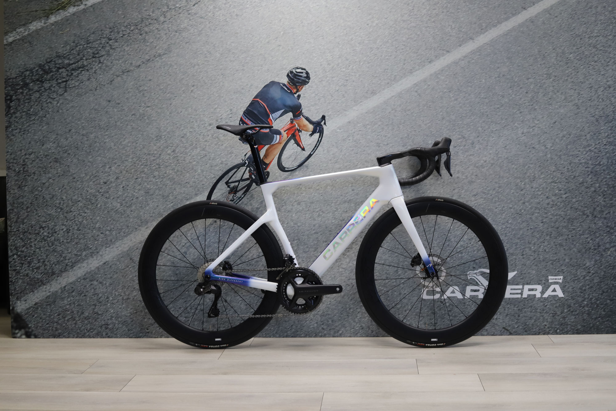 Italienische Rennsport-DNA: Carrera Pro Bike feiert Deutschland-Comeback