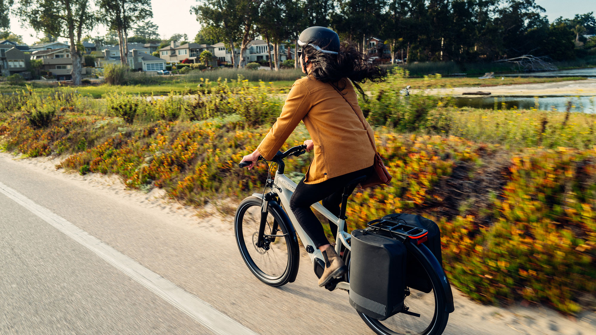 Das neue Active Equipment - Mode Helm und Tailwind Taschen