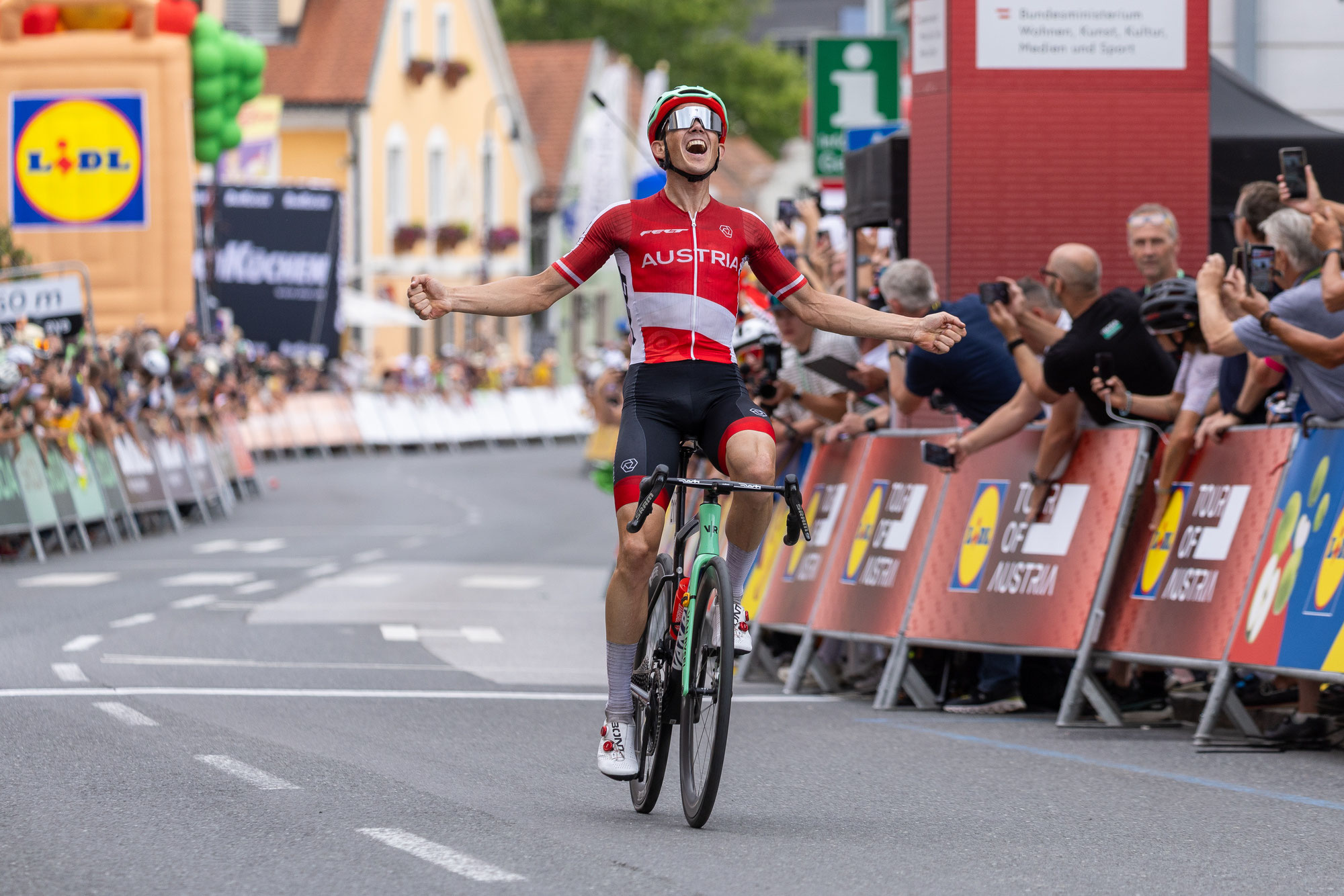 Gregor Mühlberger feiert Heimsieg bei Lidl Tour of Austria