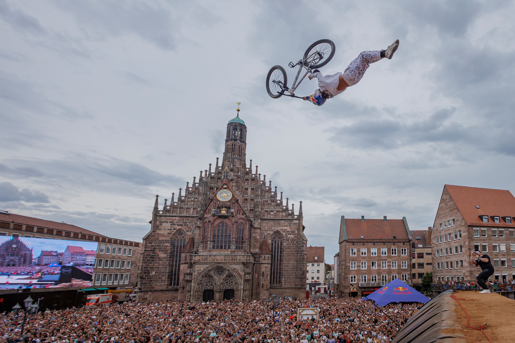 Red Bull District Ride 2026 macht Groningen am 25. Juli zum Schauplatz des ultimativen Urban-Slopestyle-Showdowns