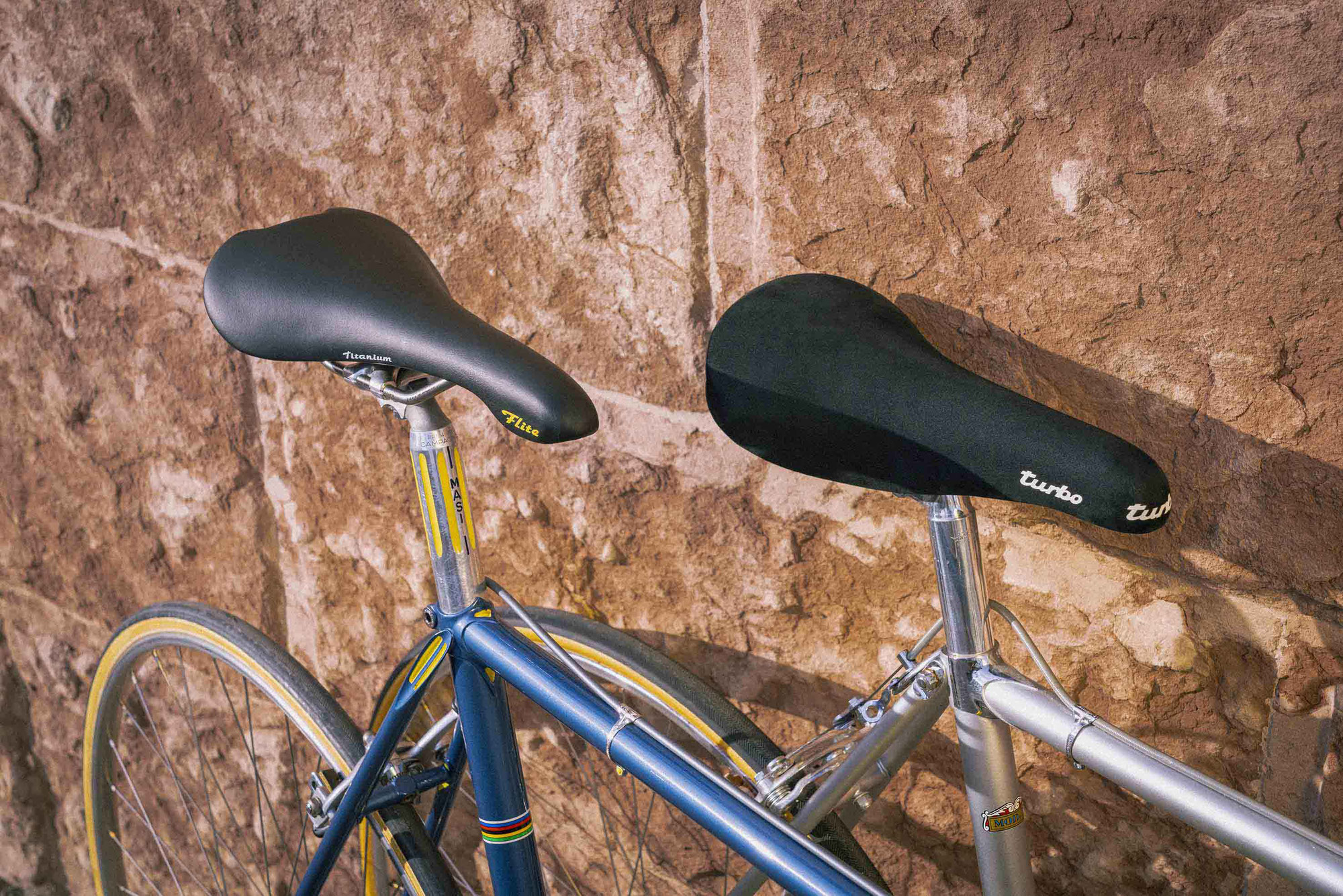 Selle Italia erweckt mit Sätteln Turbo 1980 und Flite 1990 Radsport vergangener Zeiten wieder zum Leben