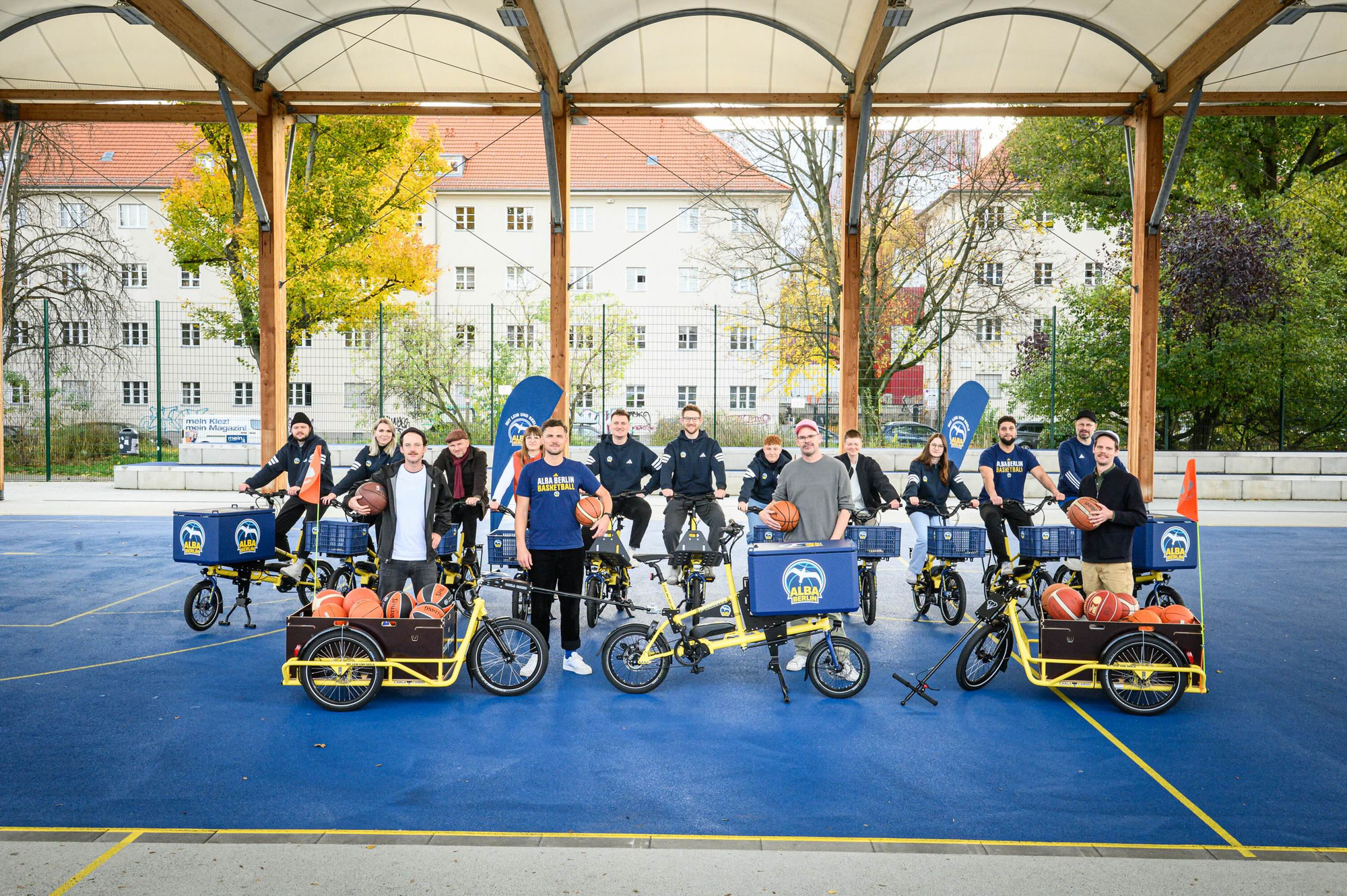 ALBA BERLIN SETZT AUF E-LASTENRADFLOTTE: EIN BEITRAG ZUR MOBILITÄTSWENDE IM VEREINSLEBEN