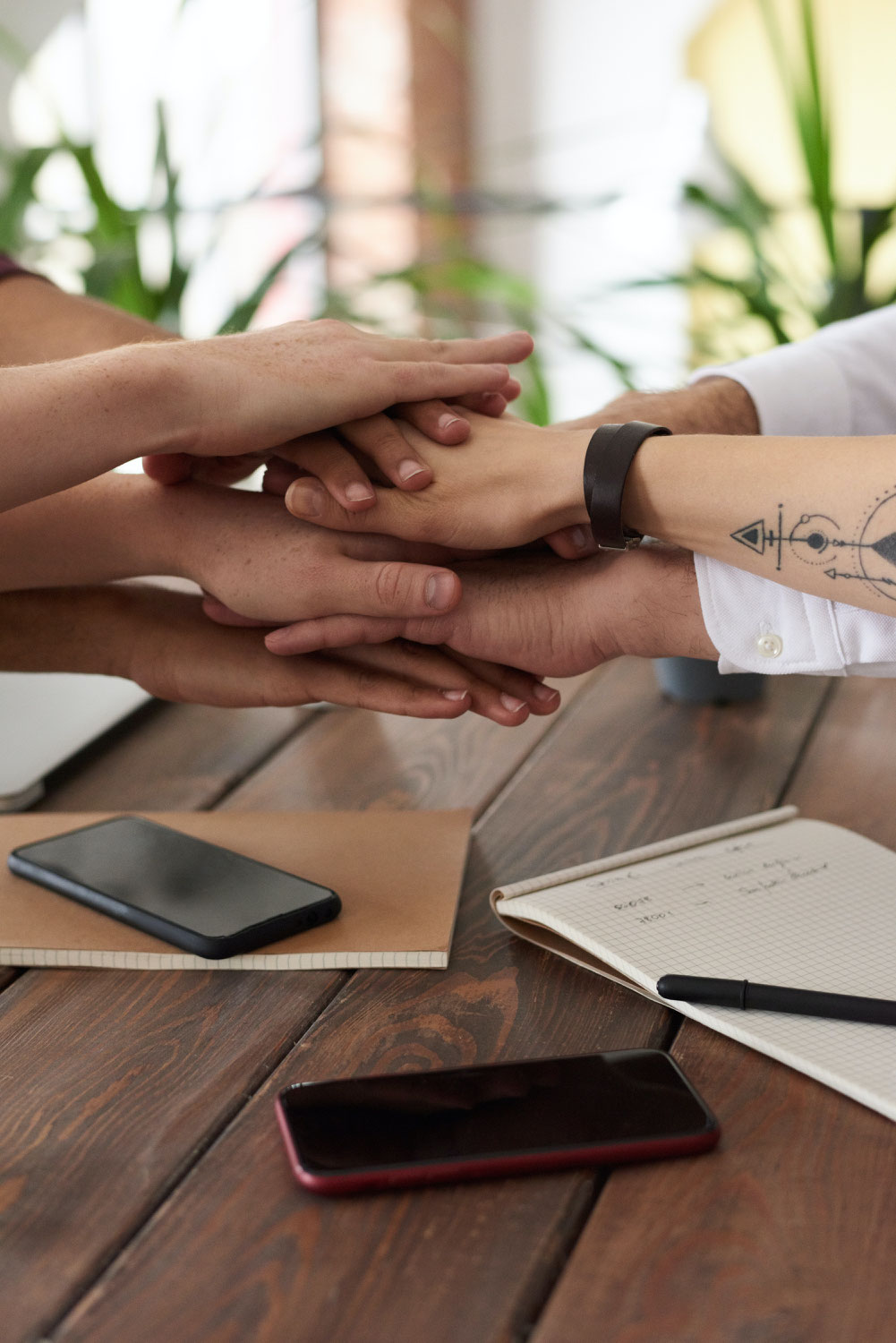 Team-Charter und Verhaltenskodizes: Wie sie helfen können, Mobbing zu verhindern und eine positive Teamdynamik zu schaffen.