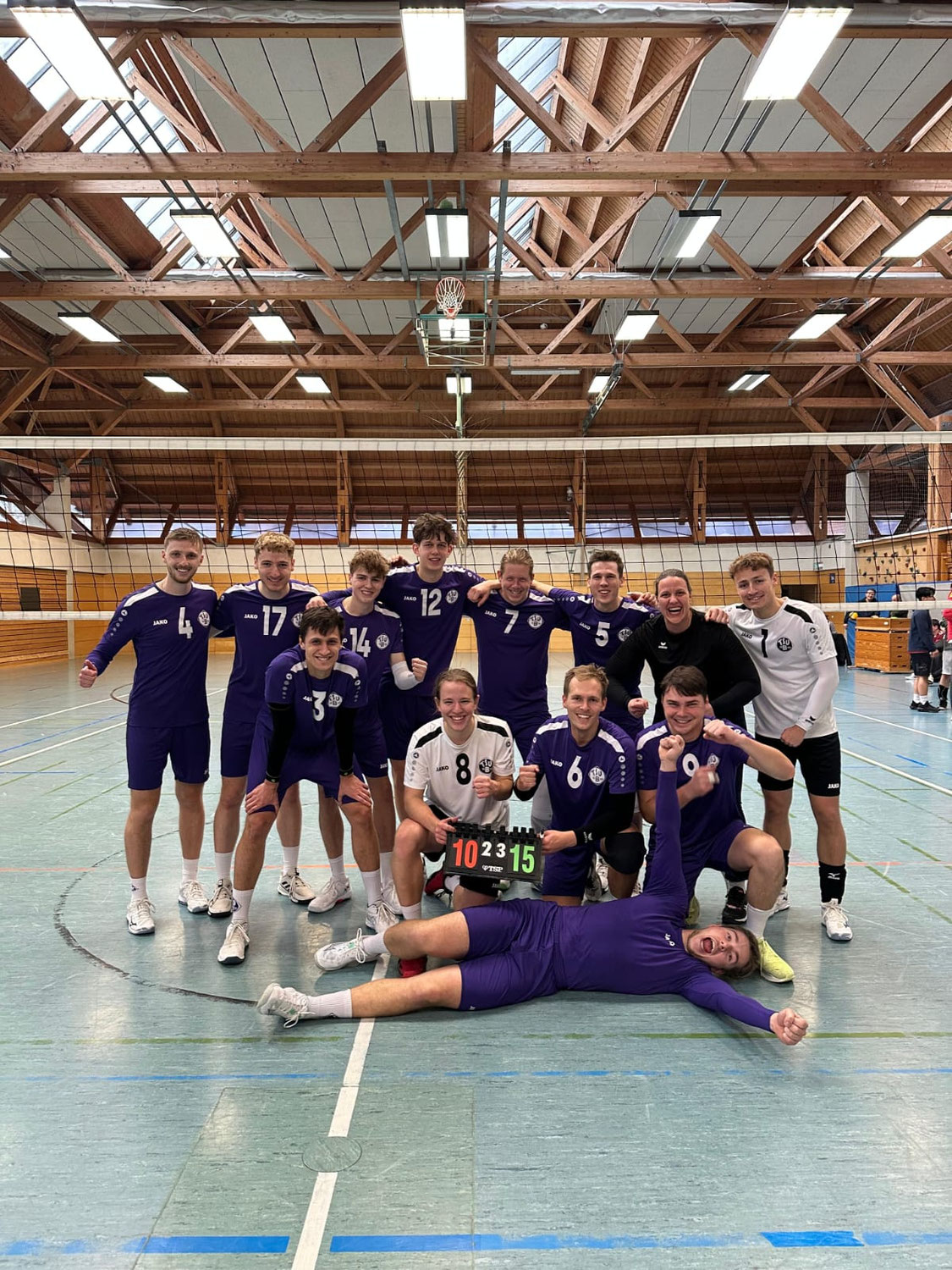 Herren 1 gewinnt Krimi in Schorndorf – Tiebreak-Sieg nach starker Teamleistung