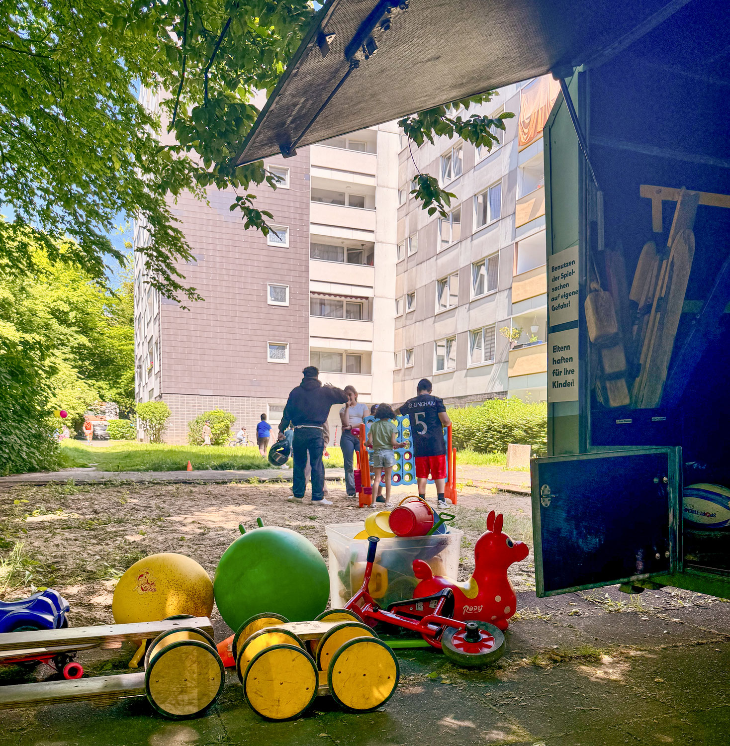 Spielspaß und Secondhand Markt auf dem Ludwig-Quidde-Platz