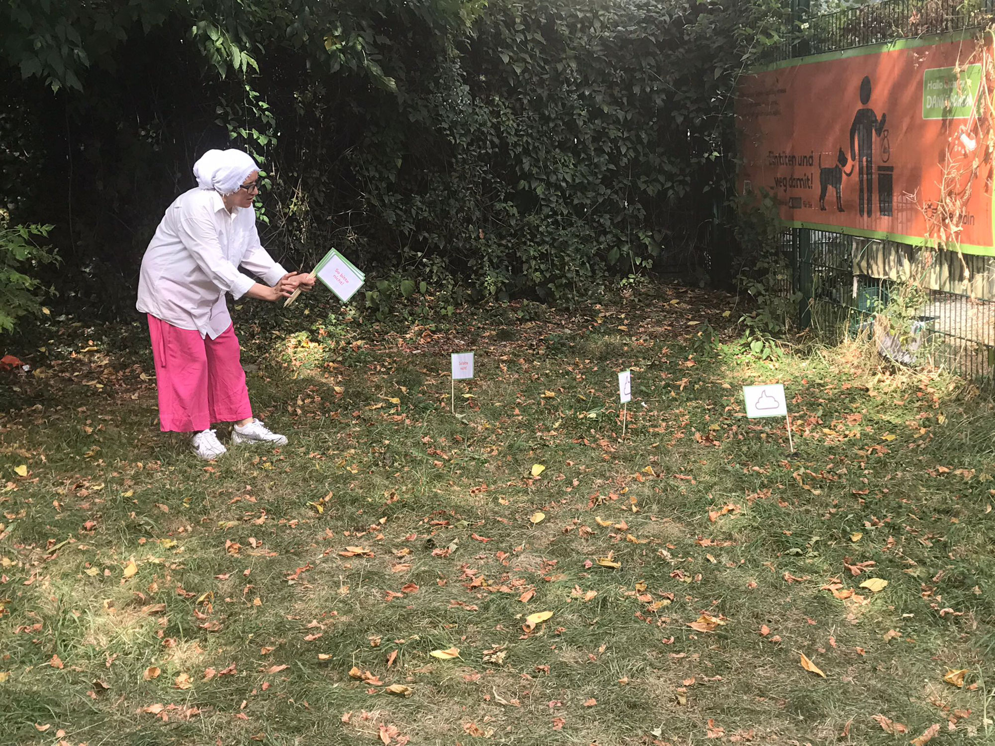 Hundekot-Markierungsaktion im Genovevahof