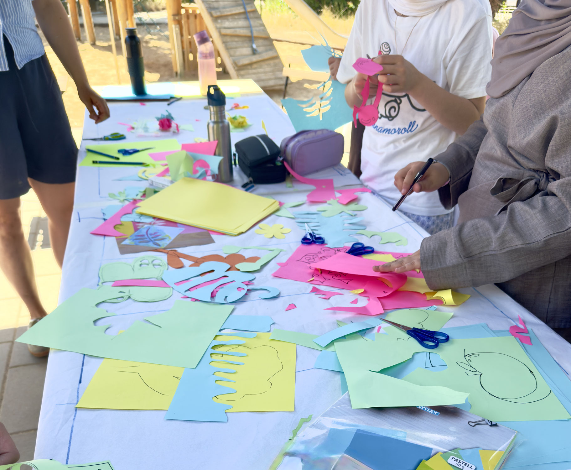 Kreativwerkstatt am Genovevahof: Banner-Workshop abgeschlossen, Pavillon-Workshop startet