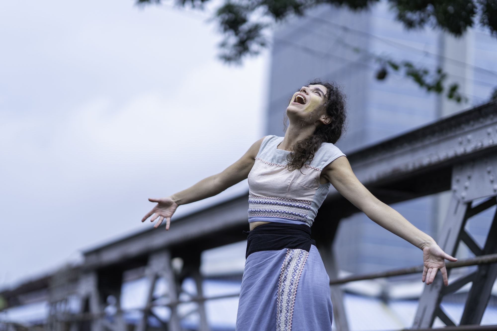Et si Brel était une femme : un voyage musical unique en Birmanie