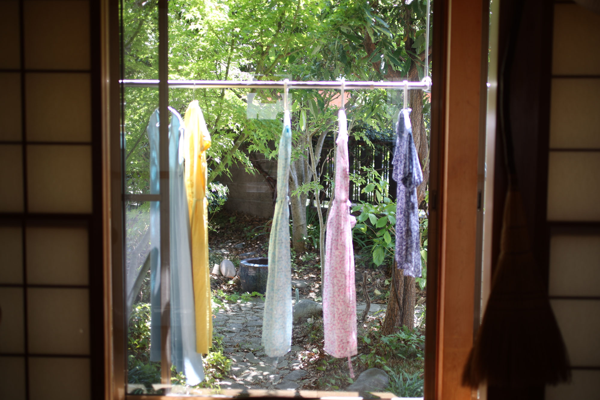 お気に入りの手作りワンピース お庭に干している姿も可愛らしい