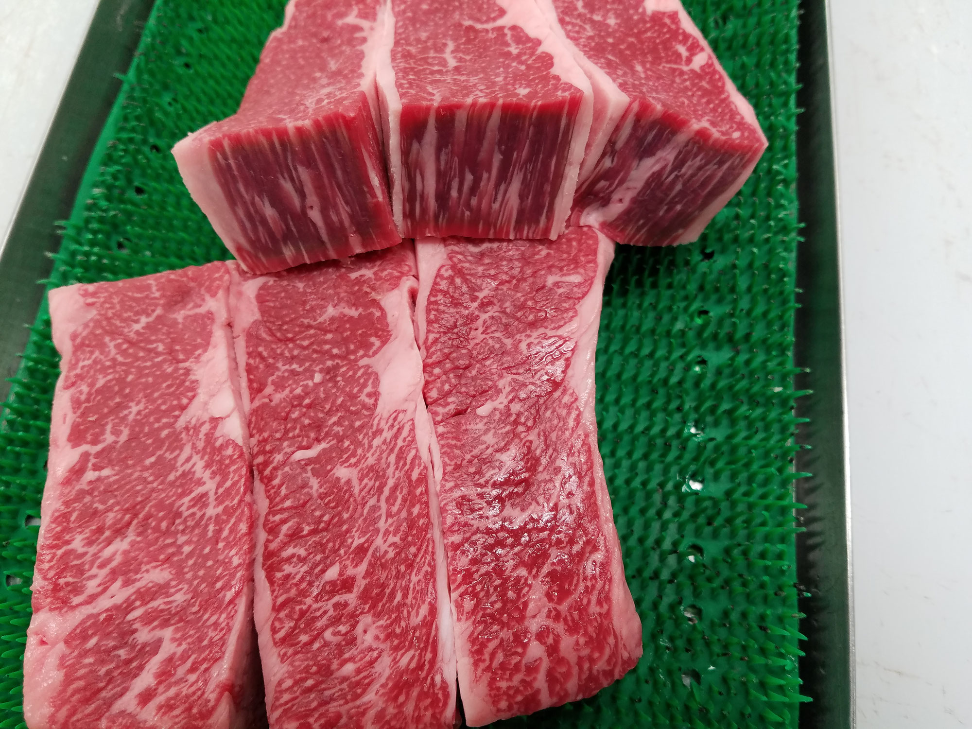 交雑牛肩バラ肉（ブリスケ）大角切り煮込み用