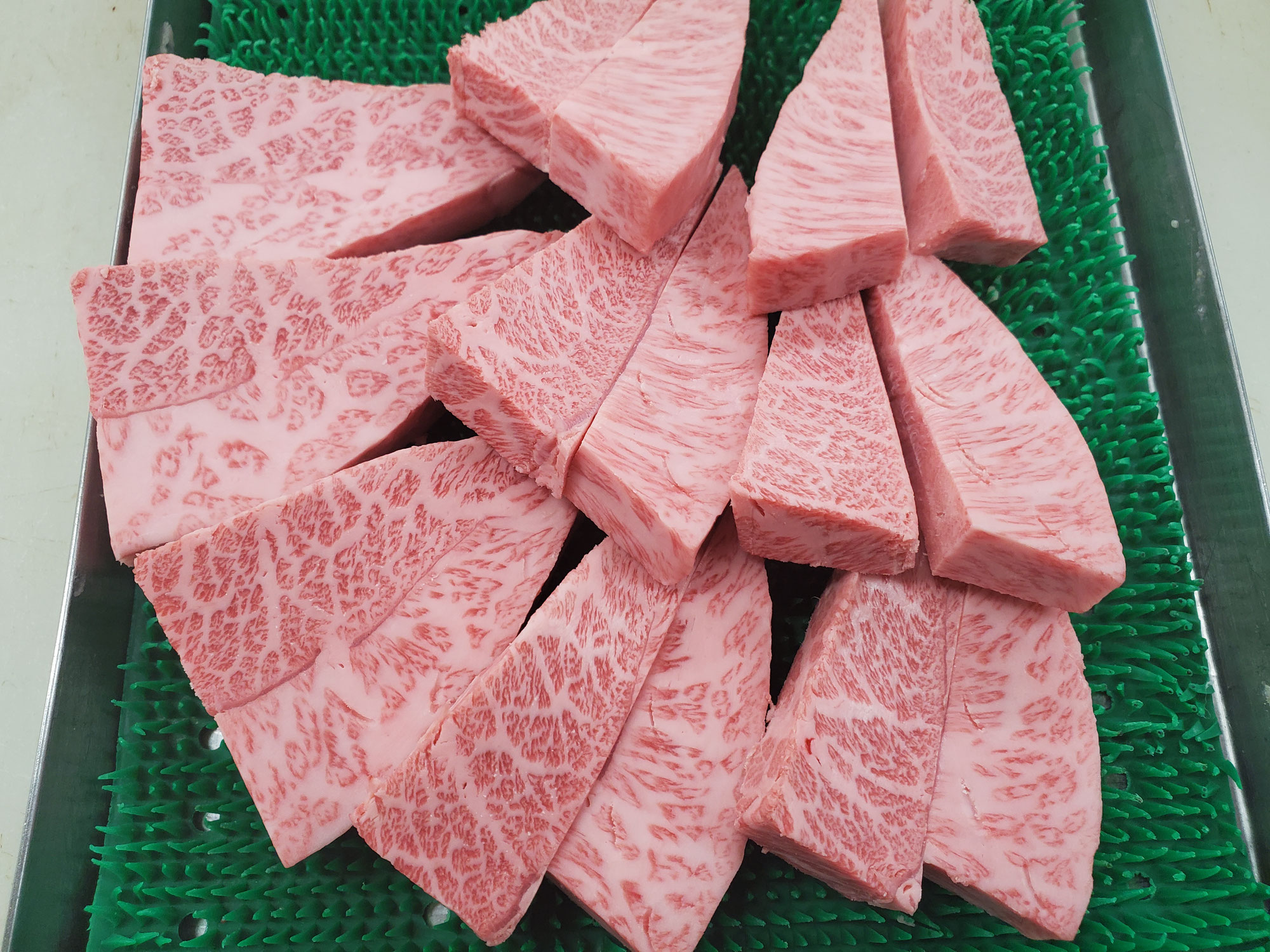 北海道産知床牛ミスジで作るサイコロステーキ用