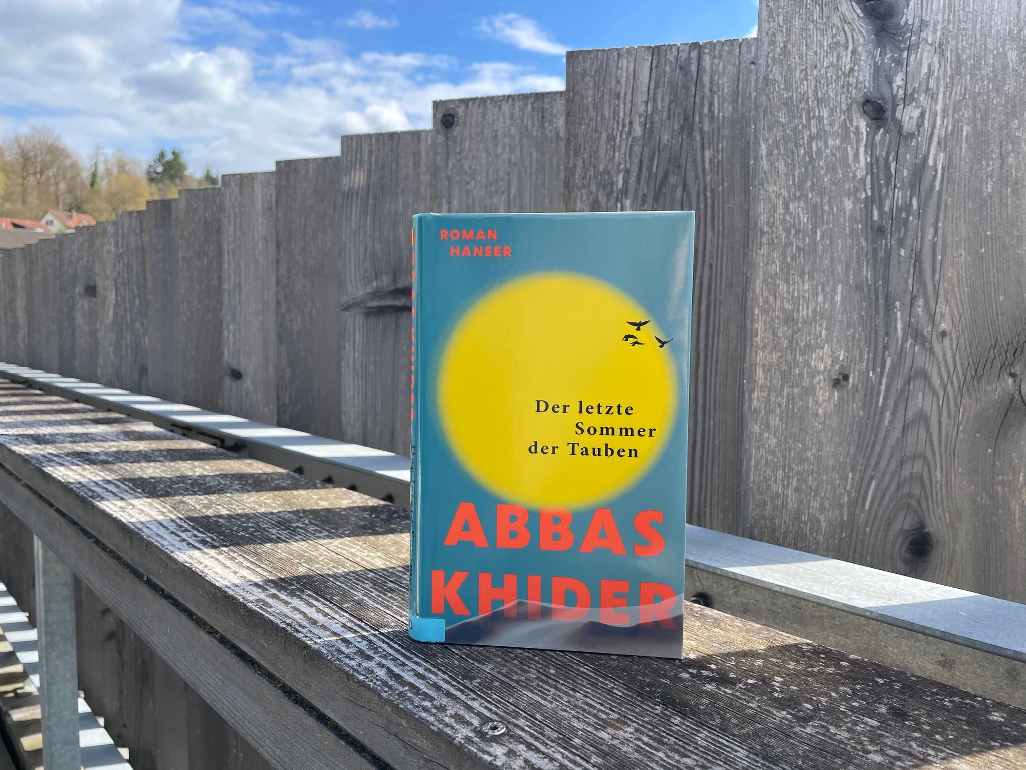 Abbas Khider: Der letzte Sommer der Tauben (Hanser, 2026)