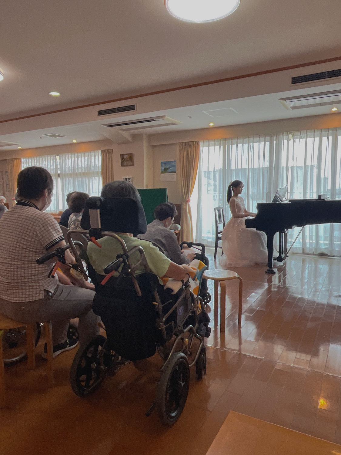 ぽれぽれさんでのボランティア演奏