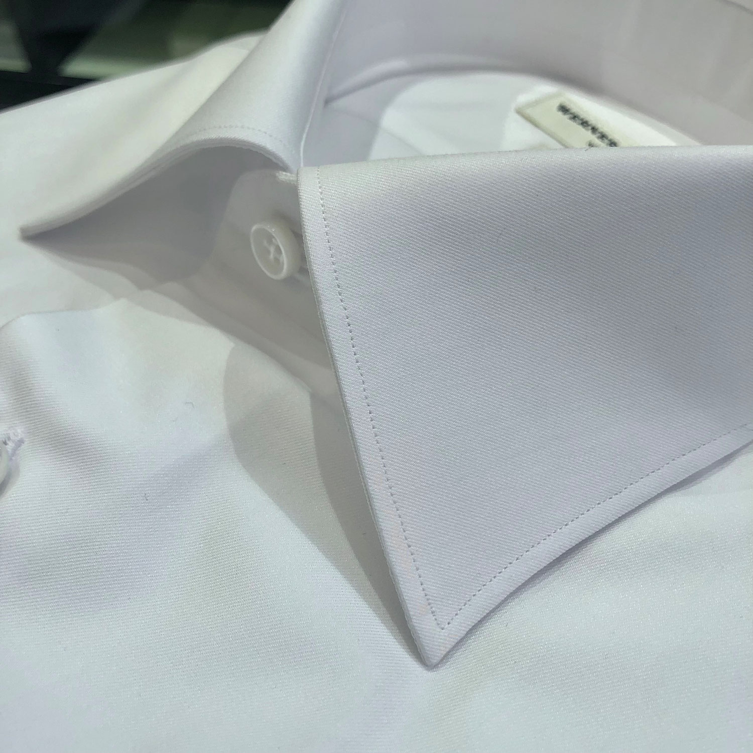 Hemd aus Sea Island Cotton – handwerklich perfekt, klassisch im Stil, modern im Ausdruck.