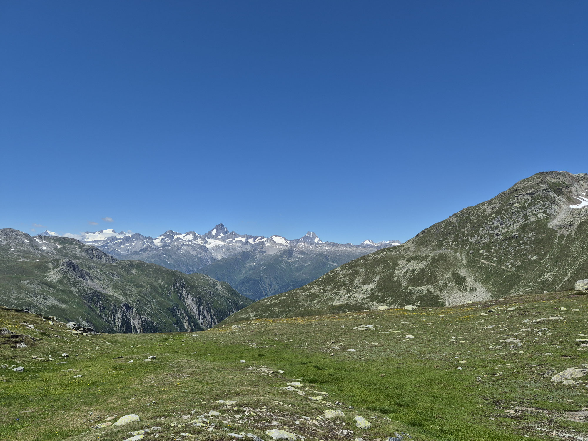 Col du Nufenen : méditer à 2 478 mètres d'altitude entre Tessin et Valais
