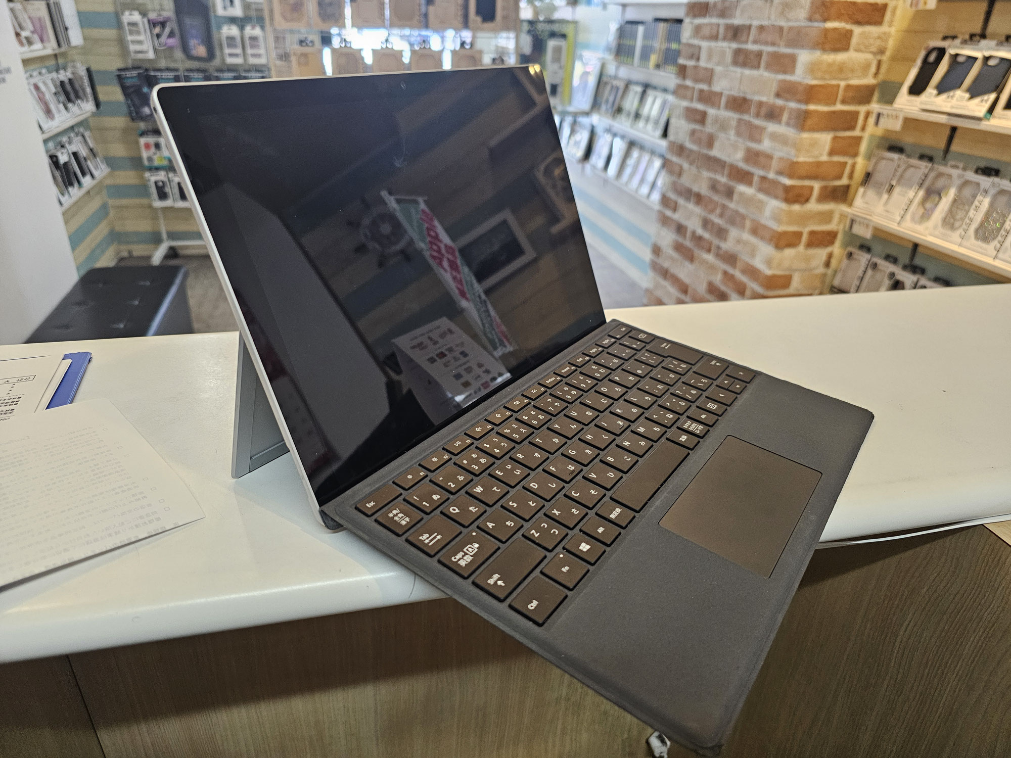 Surface 画面修理/バッテリー交換送料無料の料金表（令和６年最新版）